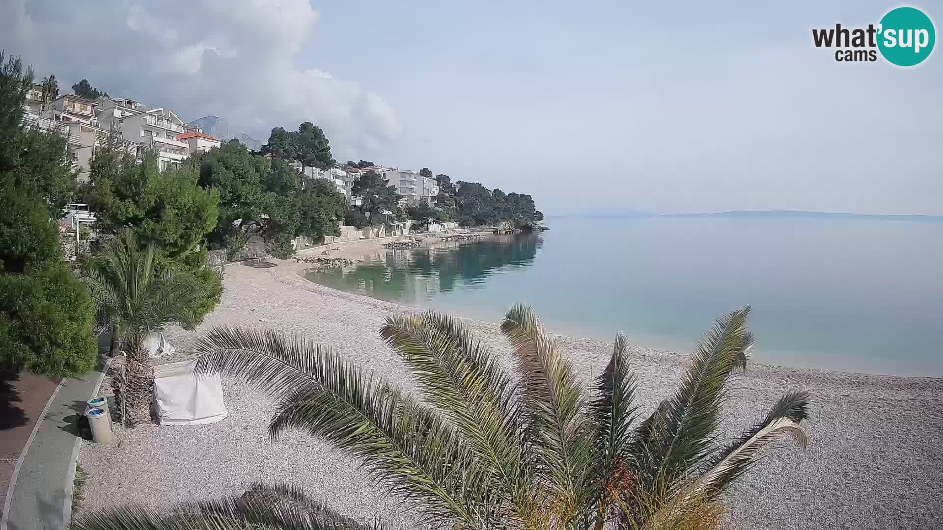 Spletna kamera Plaža Lučica Brela – Pogled v živo na Jadransko obalo