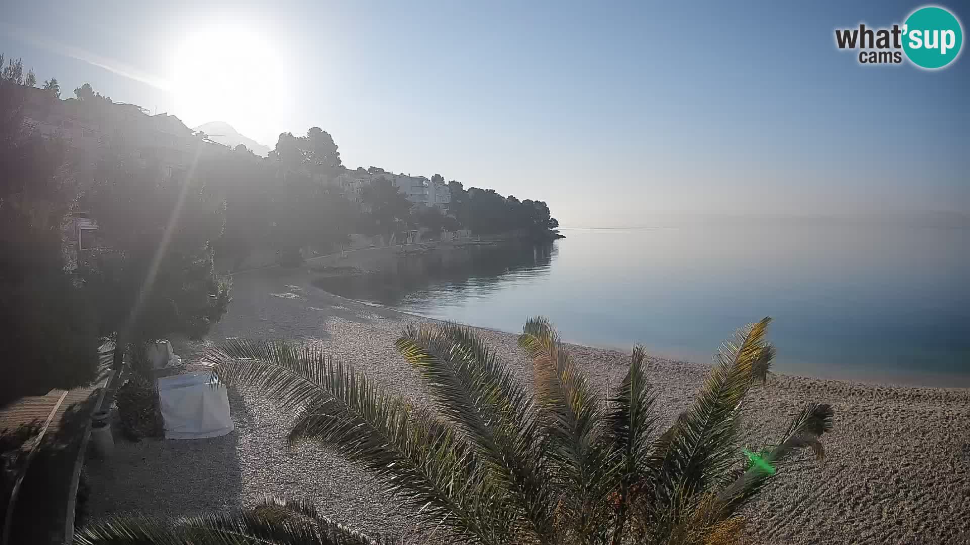 Spletna kamera Plaža Lučica Brela – Pogled v živo na Jadransko obalo