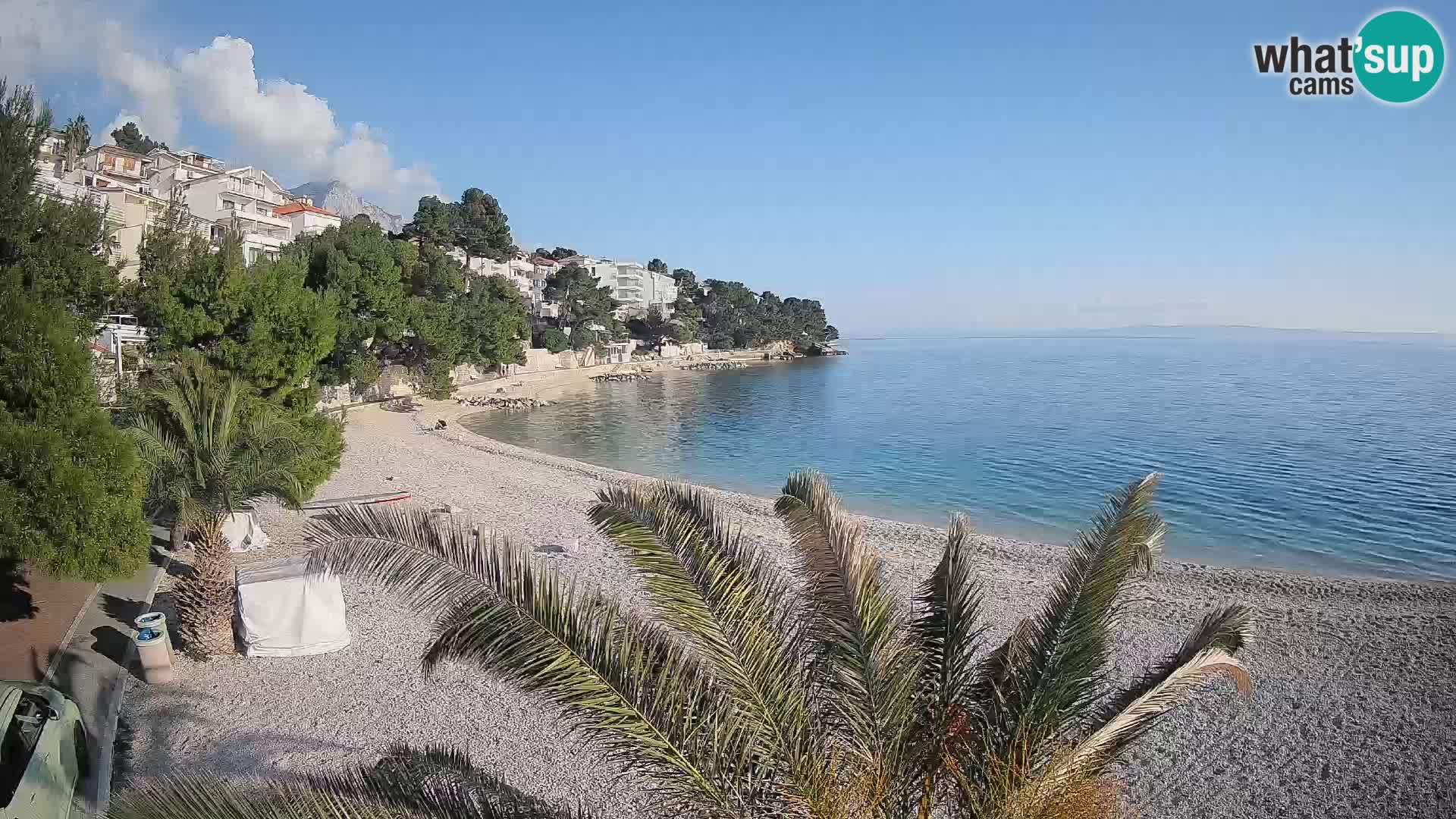 Web kamera Plaža Lučica Brela – Pogled uživo na jadransku obalu