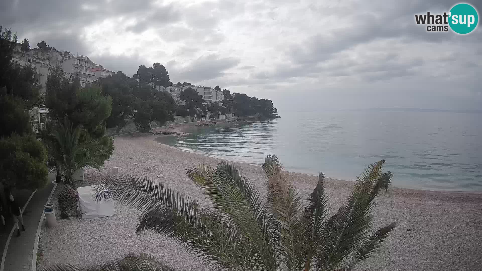 Spletna kamera Plaža Lučica Brela – Pogled v živo na Jadransko obalo