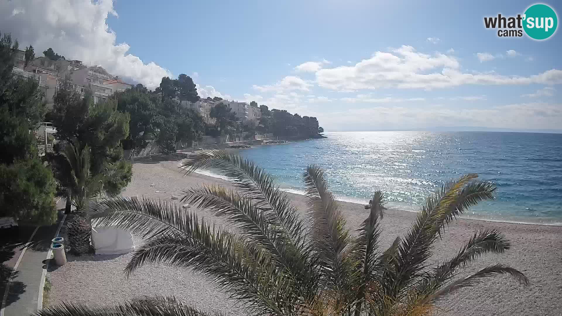 Web kamera Plaža Lučica Brela – Pogled uživo na jadransku obalu