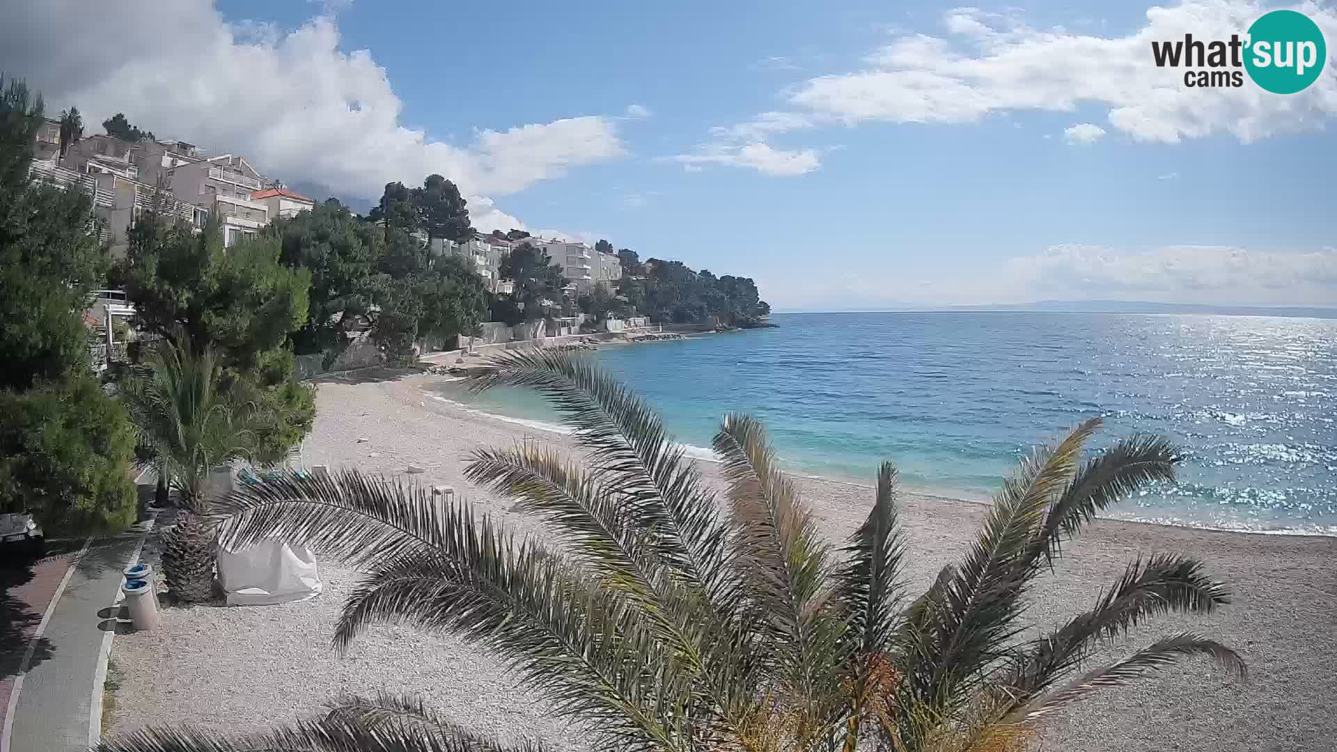 Spletna kamera Plaža Lučica Brela – Pogled v živo na Jadransko obalo