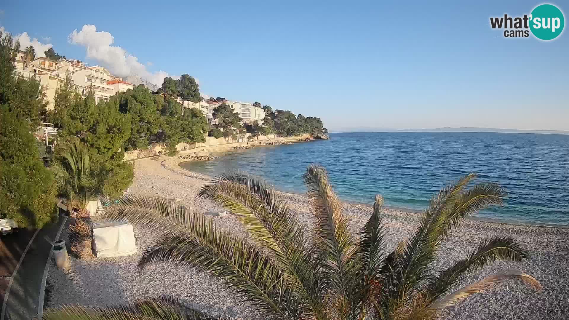 Spletna kamera Plaža Lučica Brela – Pogled v živo na Jadransko obalo