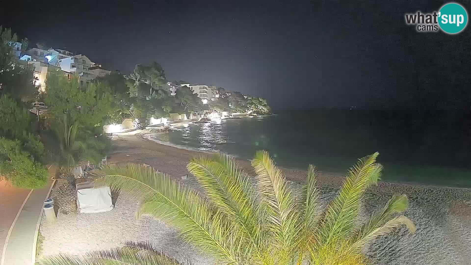 Spletna kamera Plaža Lučica Brela – Pogled v živo na Jadransko obalo