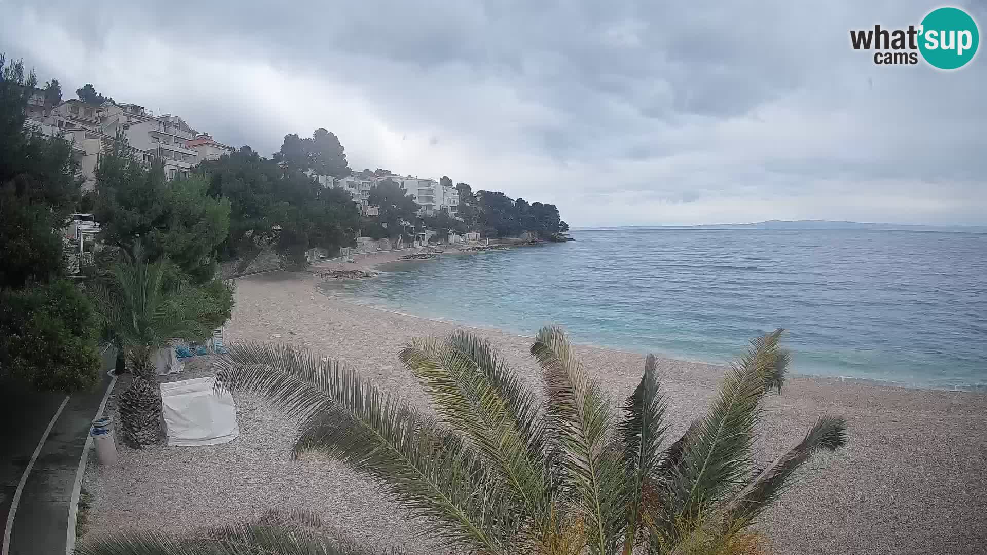 Spletna kamera Plaža Lučica Brela – Pogled v živo na Jadransko obalo