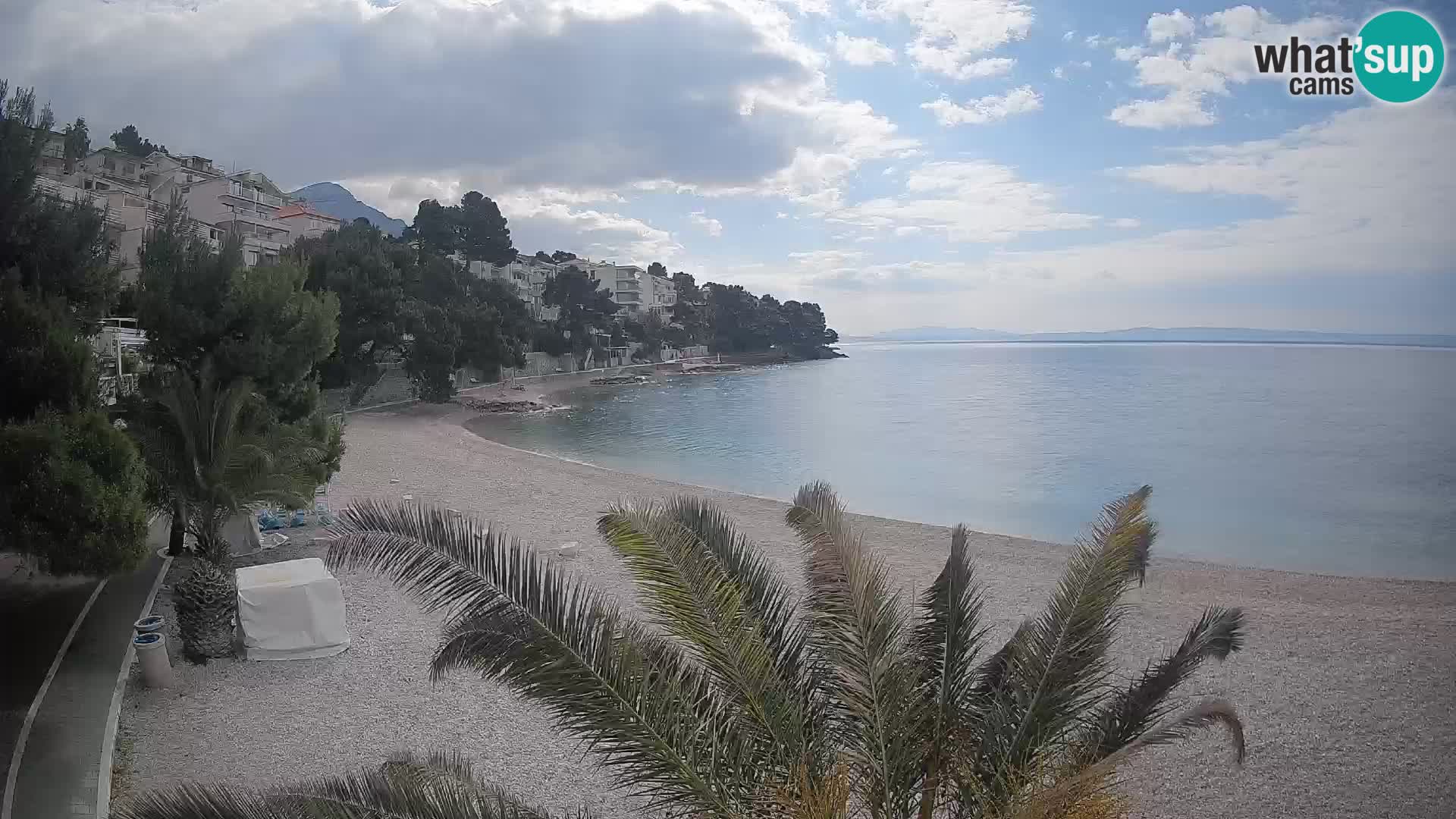 Web kamera Plaža Lučica Brela – Pogled uživo na jadransku obalu