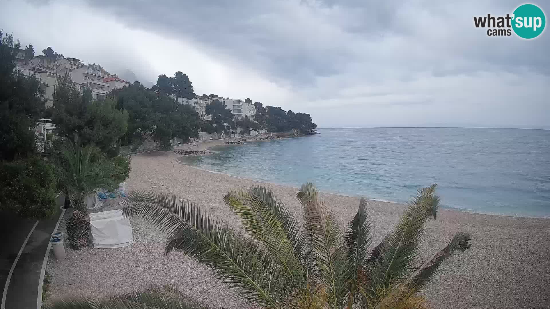 Web kamera Plaža Lučica Brela – Pogled uživo na jadransku obalu