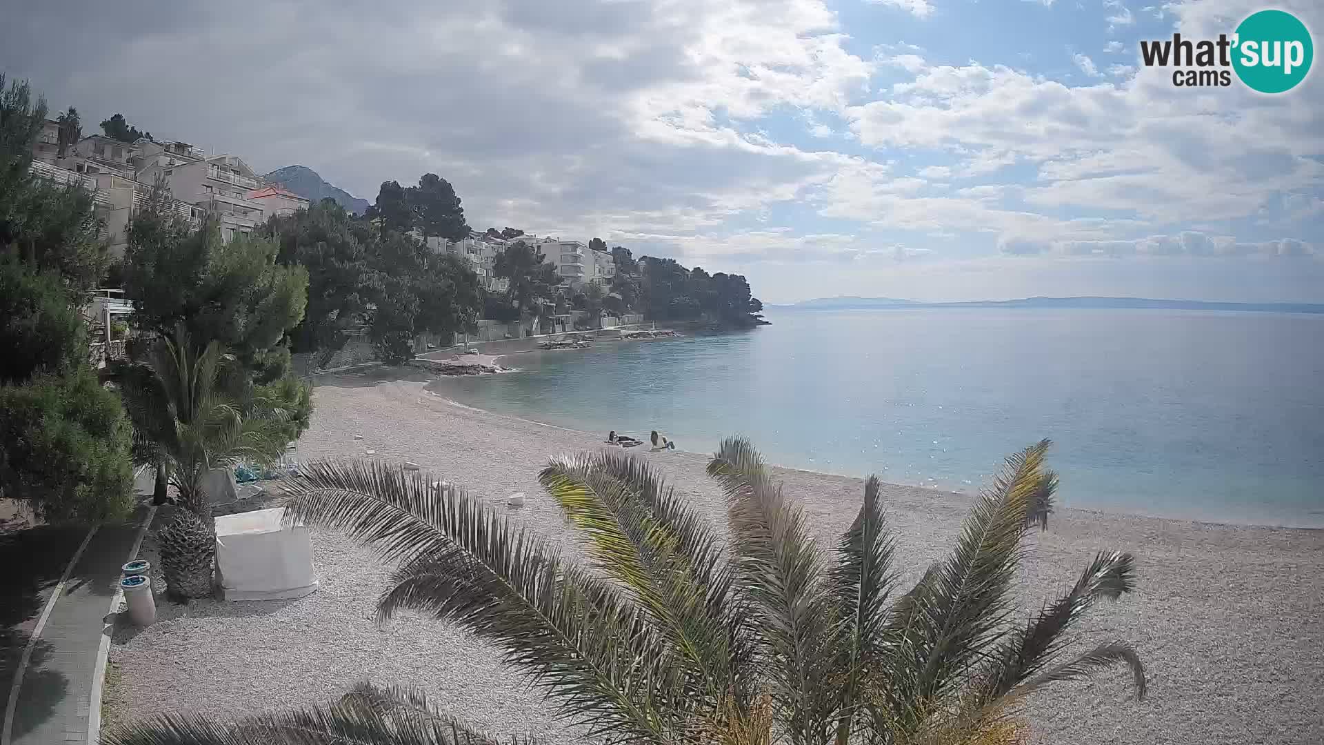 Spletna kamera Plaža Lučica Brela – Pogled v živo na Jadransko obalo