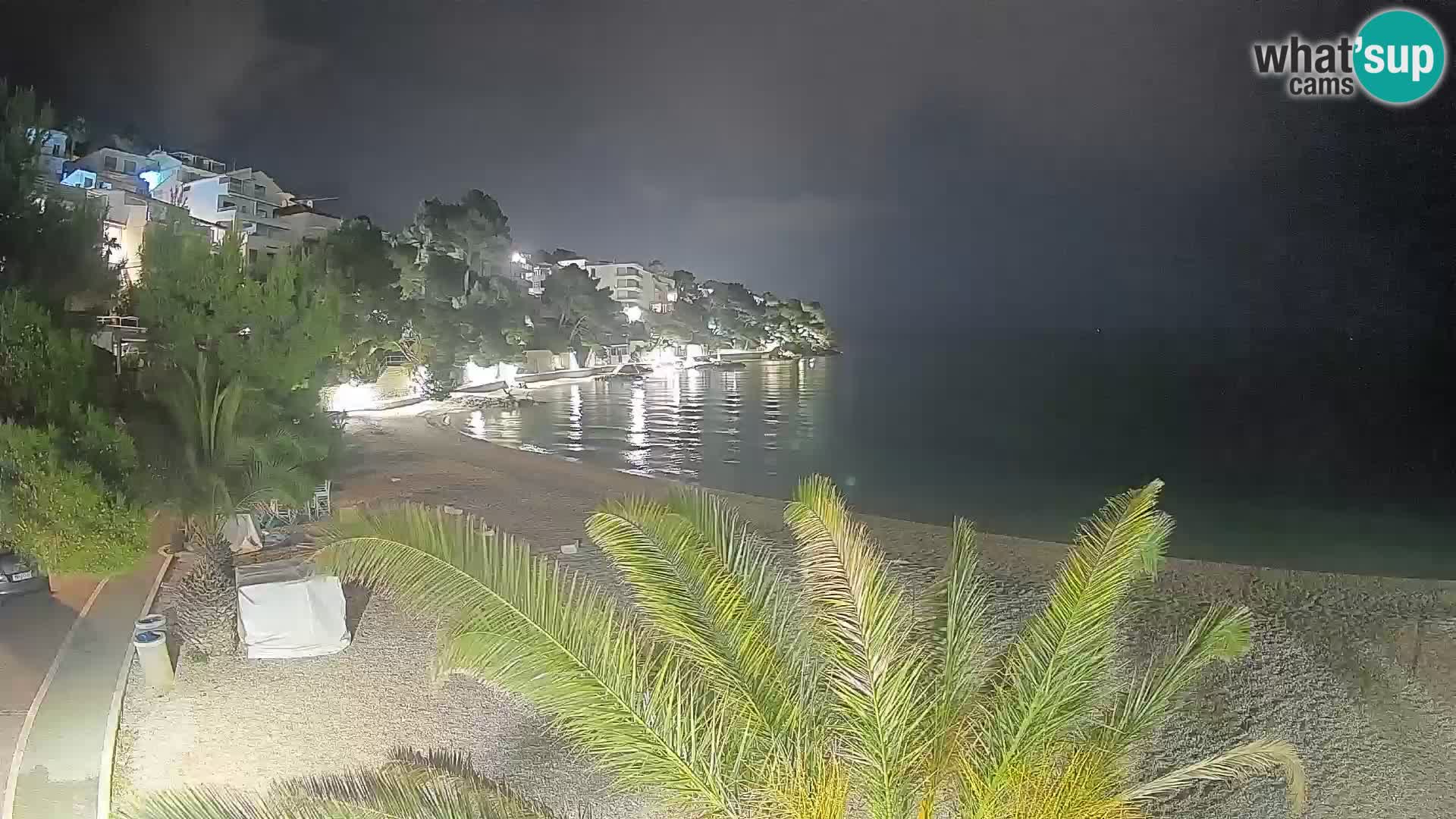 Spletna kamera Plaža Lučica Brela – Pogled v živo na Jadransko obalo