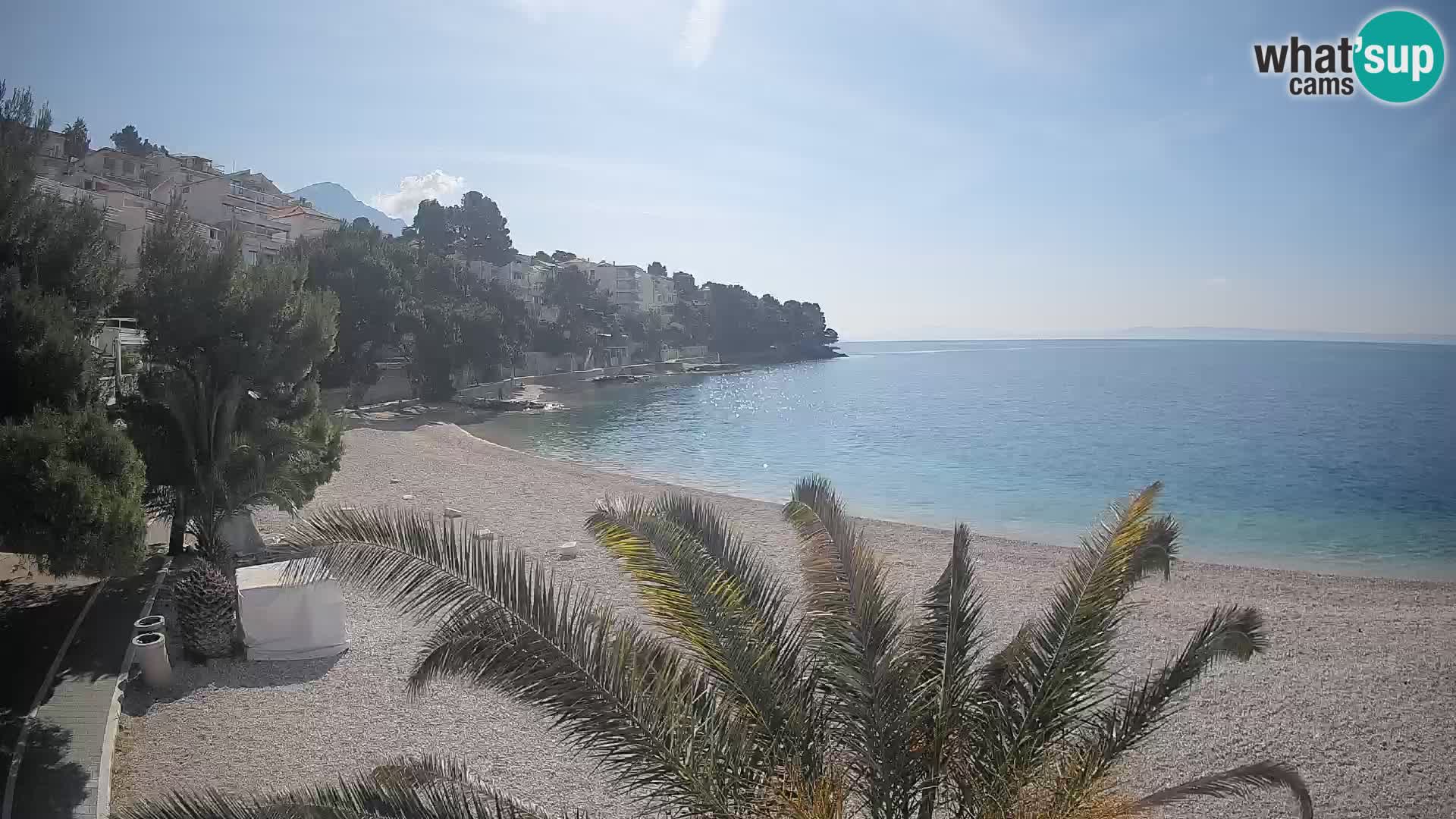 Web kamera Plaža Lučica Brela – Pogled uživo na jadransku obalu