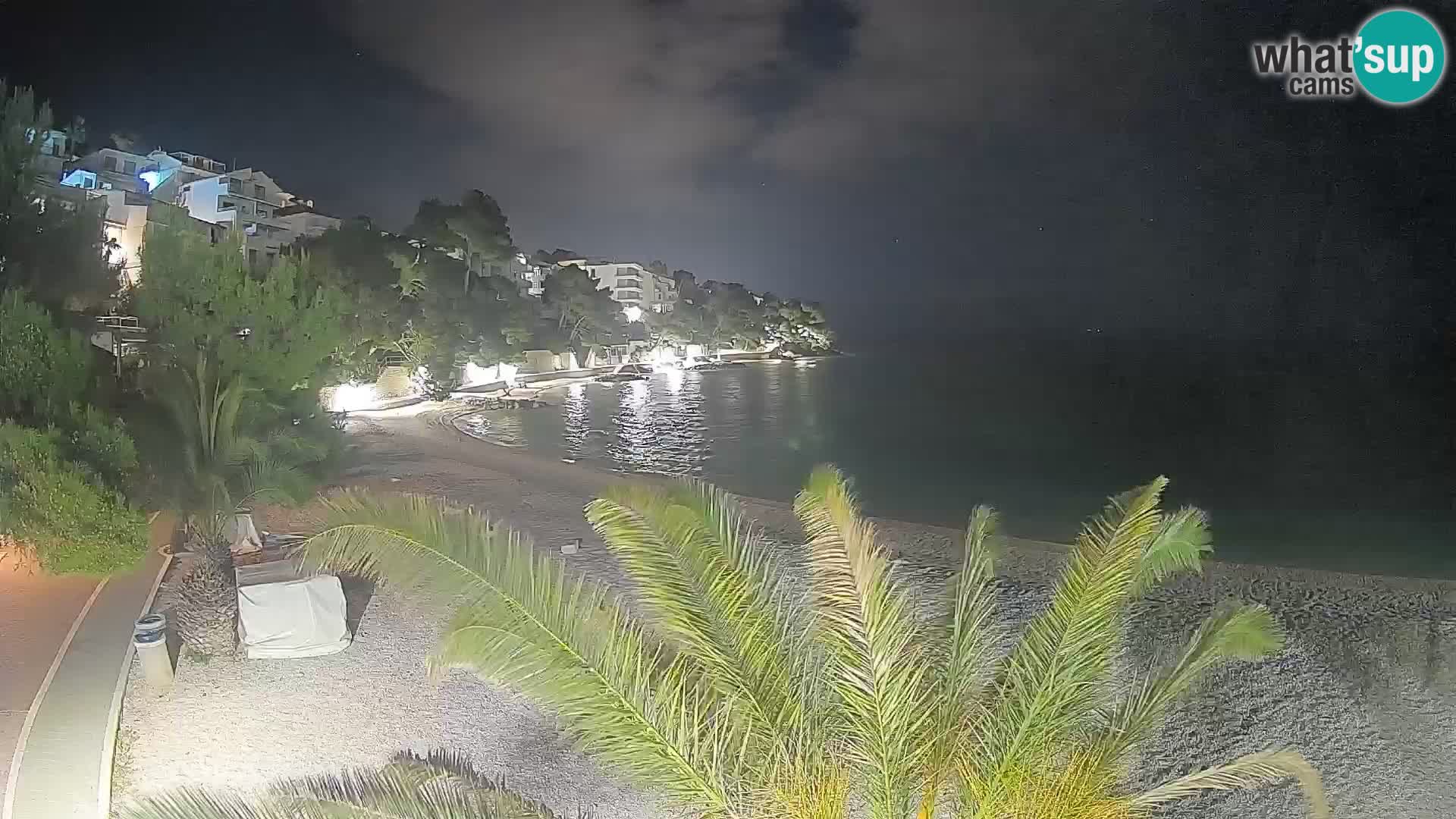 Spletna kamera Plaža Lučica Brela – Pogled v živo na Jadransko obalo