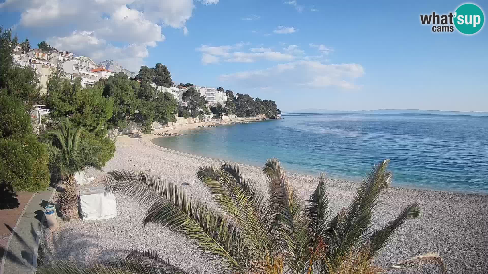 Web kamera Plaža Lučica Brela – Pogled uživo na jadransku obalu