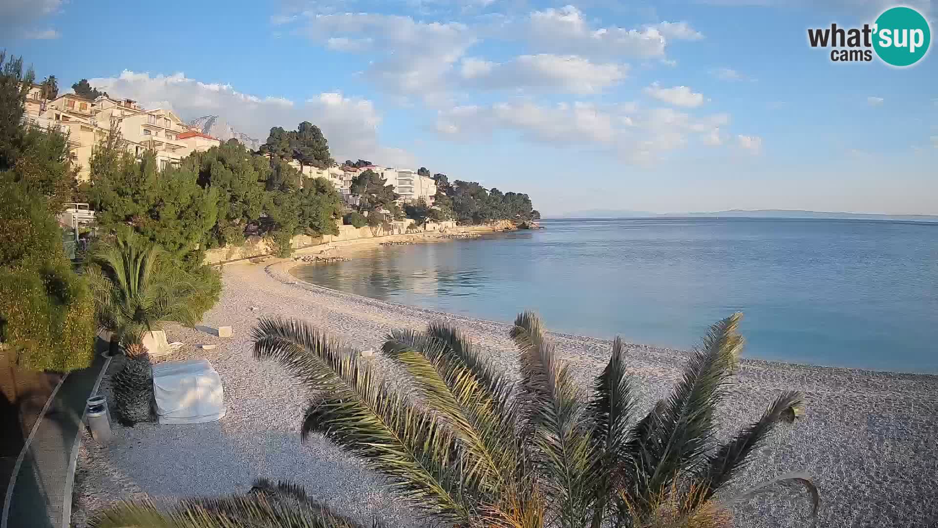 Web kamera Plaža Lučica Brela – Pogled uživo na jadransku obalu