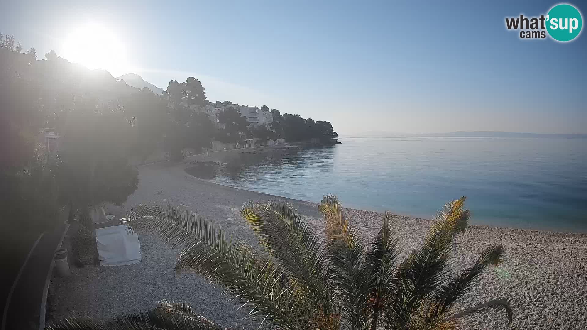 Web kamera Plaža Lučica Brela – Pogled uživo na jadransku obalu