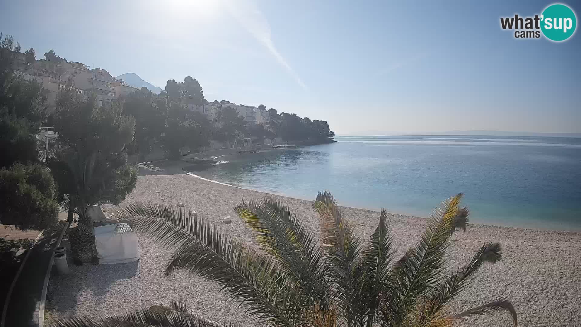 Spletna kamera Plaža Lučica Brela – Pogled v živo na Jadransko obalo