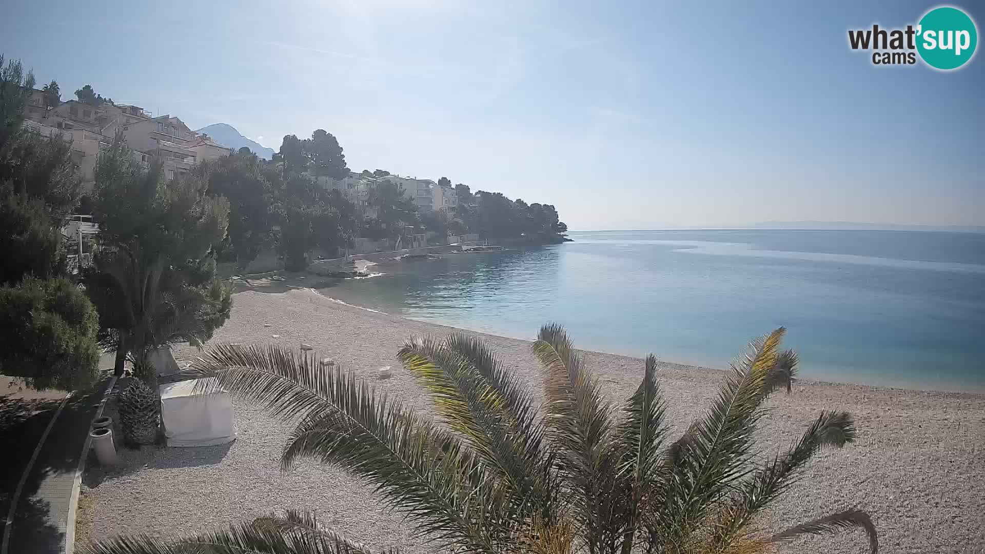 Web kamera Plaža Lučica Brela – Pogled uživo na jadransku obalu