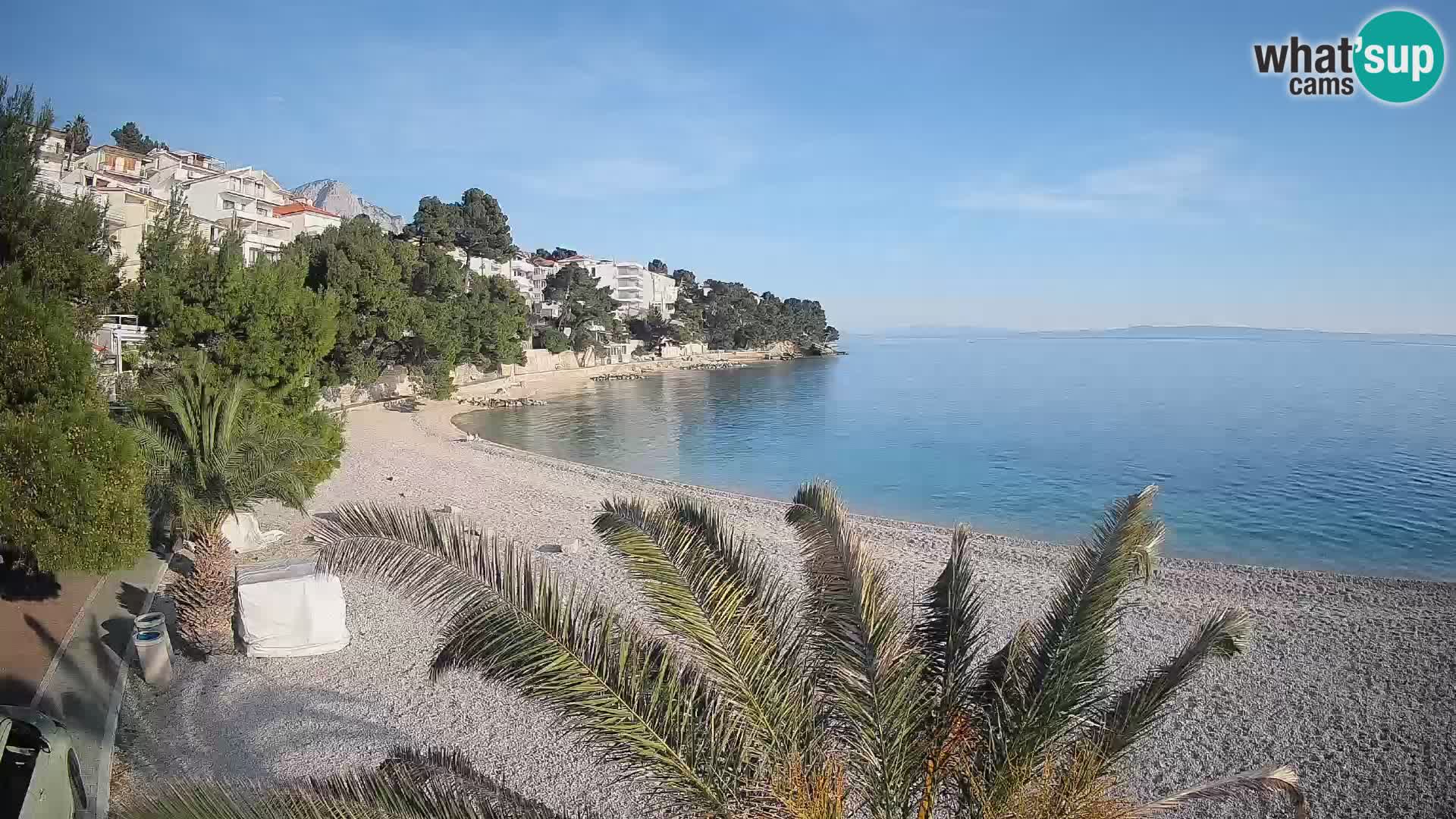 Web kamera Plaža Lučica Brela – Pogled uživo na jadransku obalu