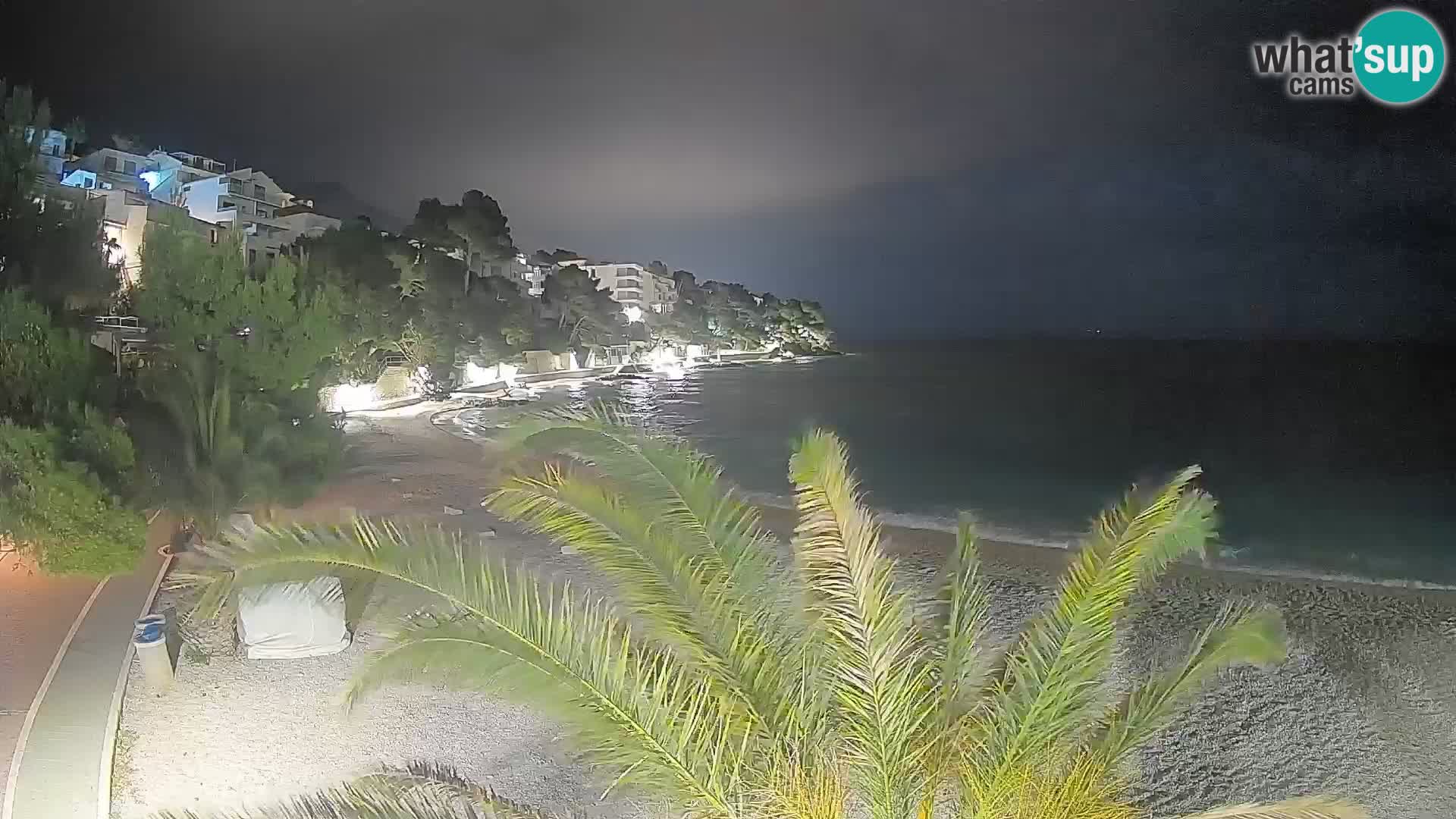 Web kamera Plaža Lučica Brela – Pogled uživo na jadransku obalu