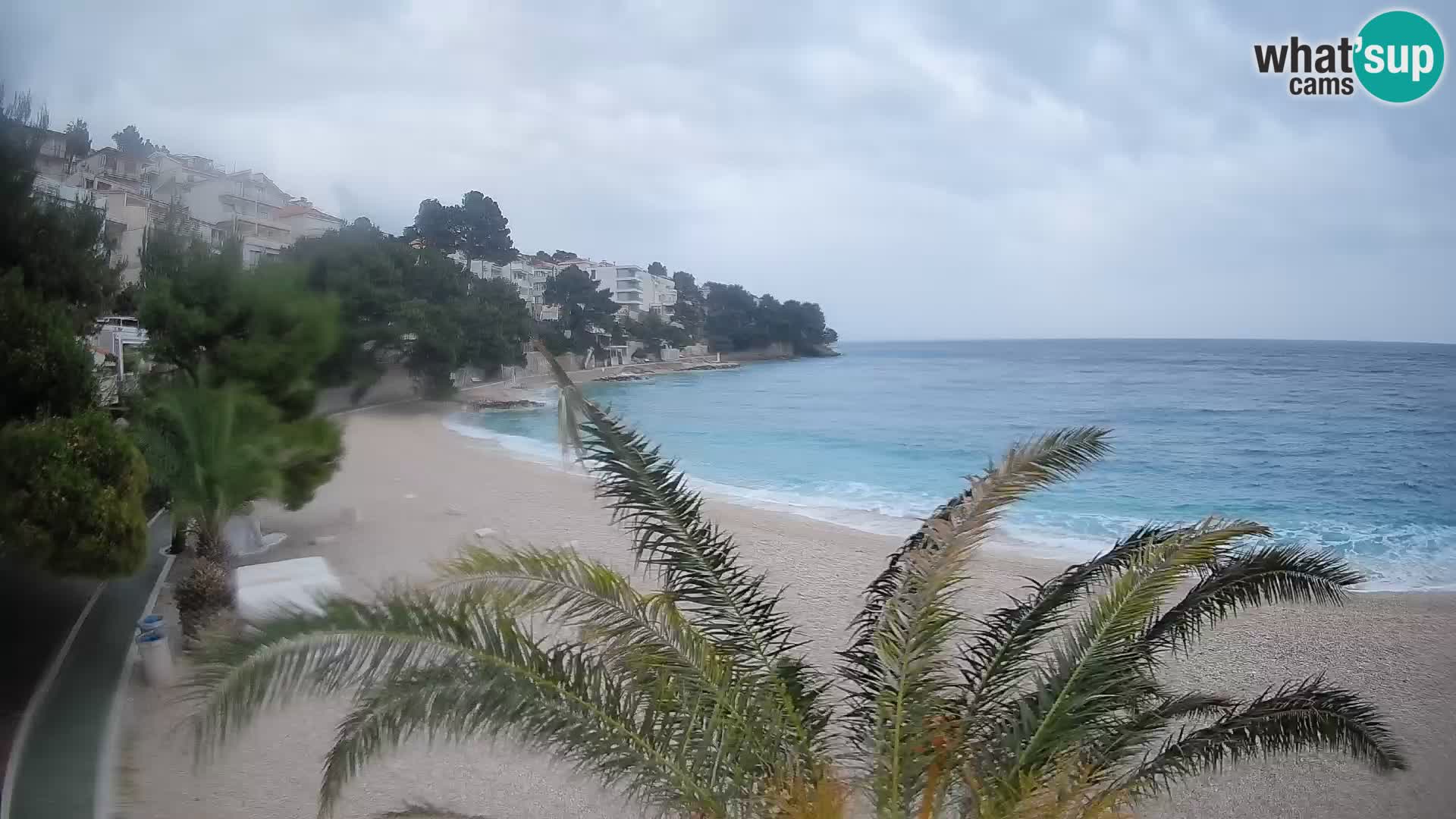 Spletna kamera Plaža Lučica Brela – Pogled v živo na Jadransko obalo