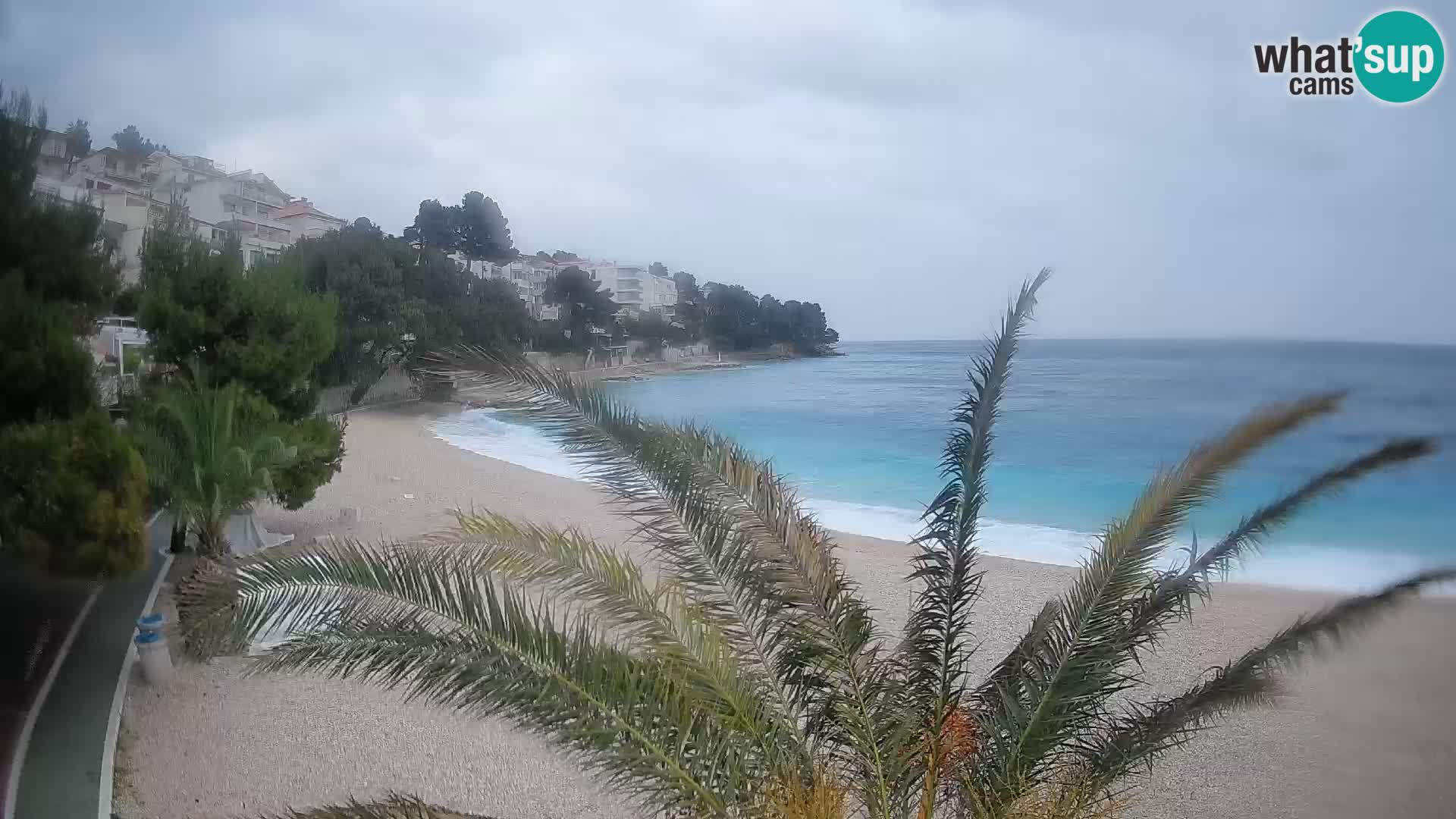 Web kamera Plaža Lučica Brela – Pogled uživo na jadransku obalu