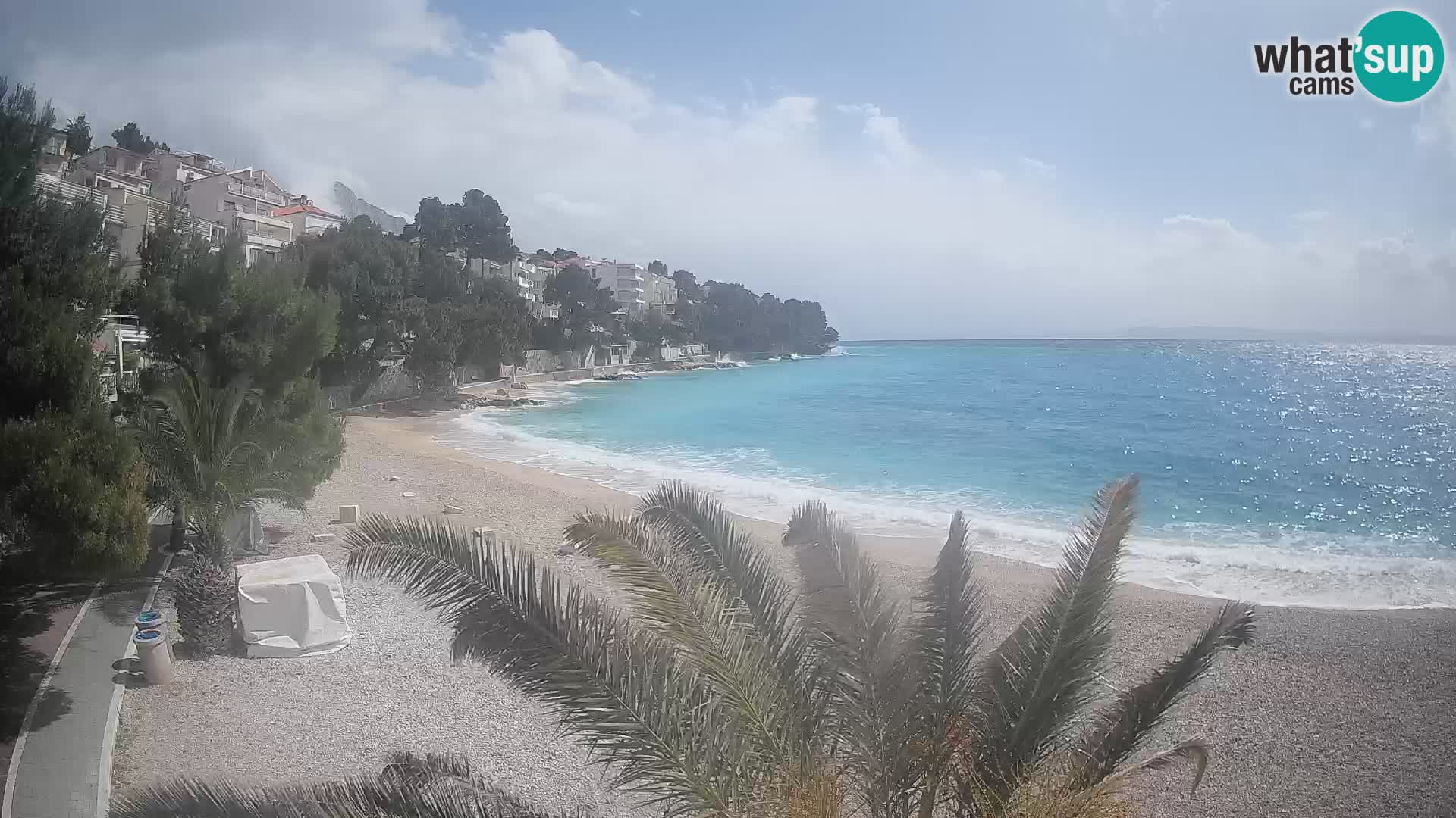 Web kamera Plaža Lučica Brela – Pogled uživo na jadransku obalu