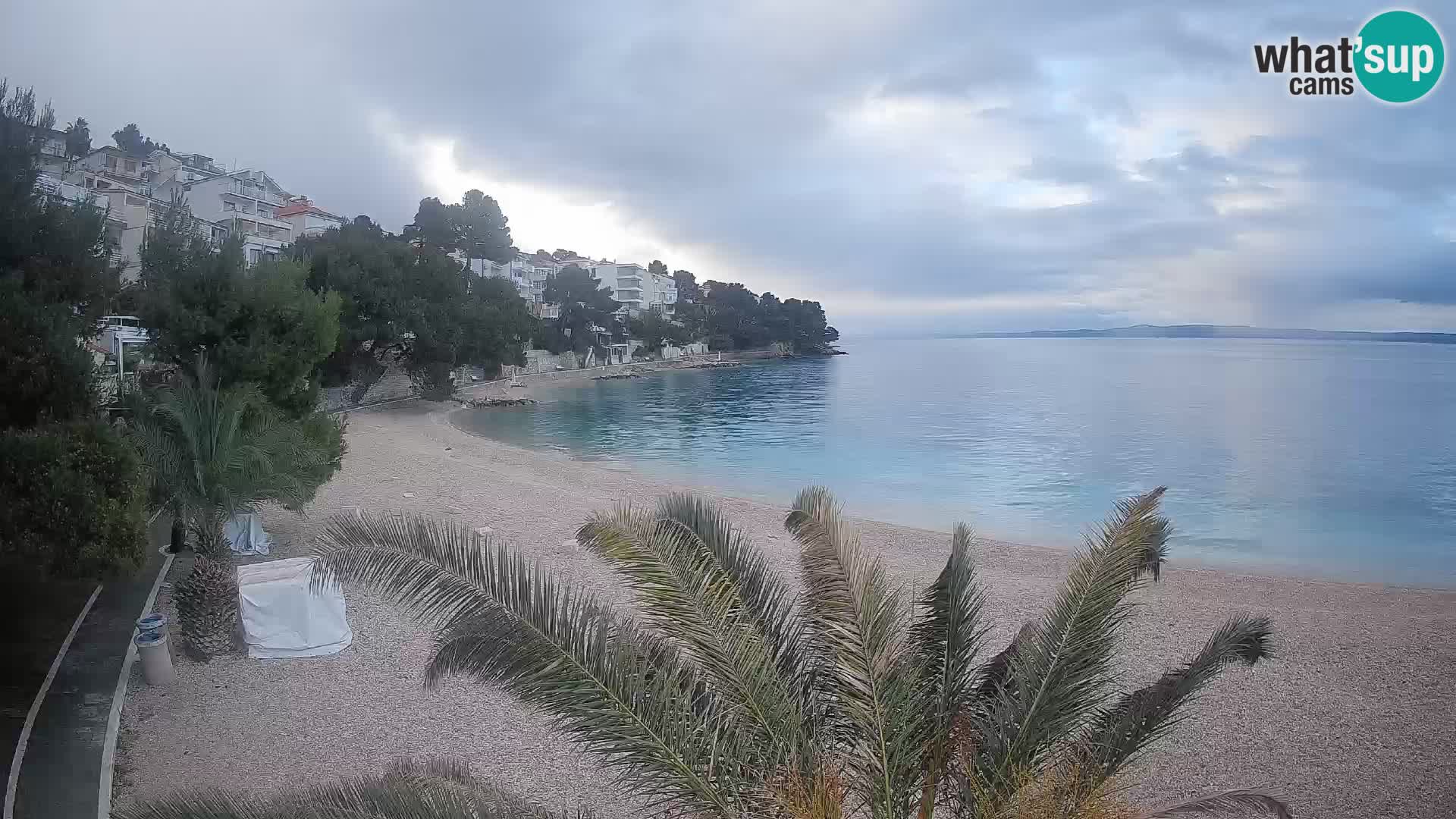 Web kamera Plaža Lučica Brela – Pogled uživo na jadransku obalu