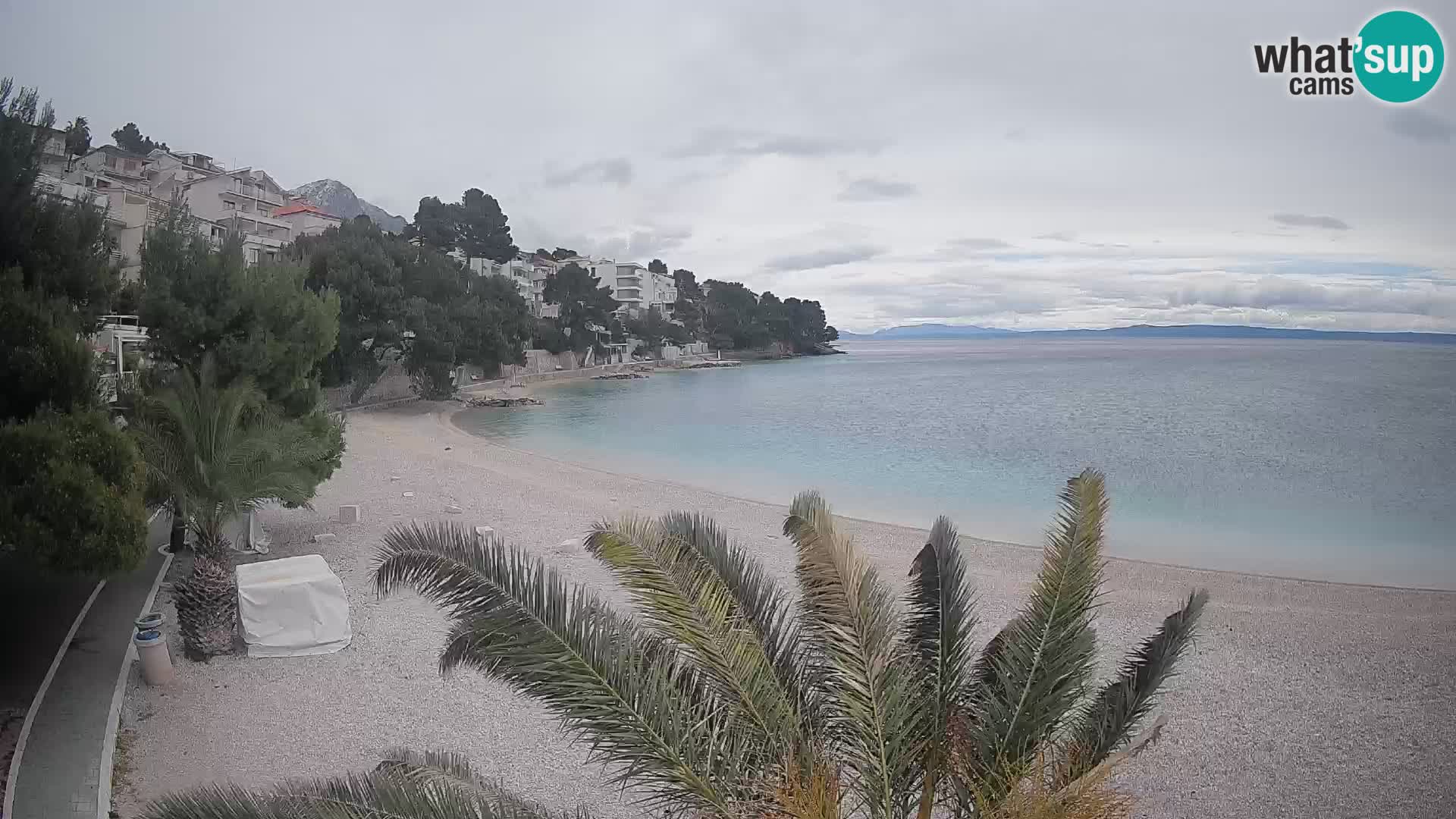 Web kamera Plaža Lučica Brela – Pogled uživo na jadransku obalu