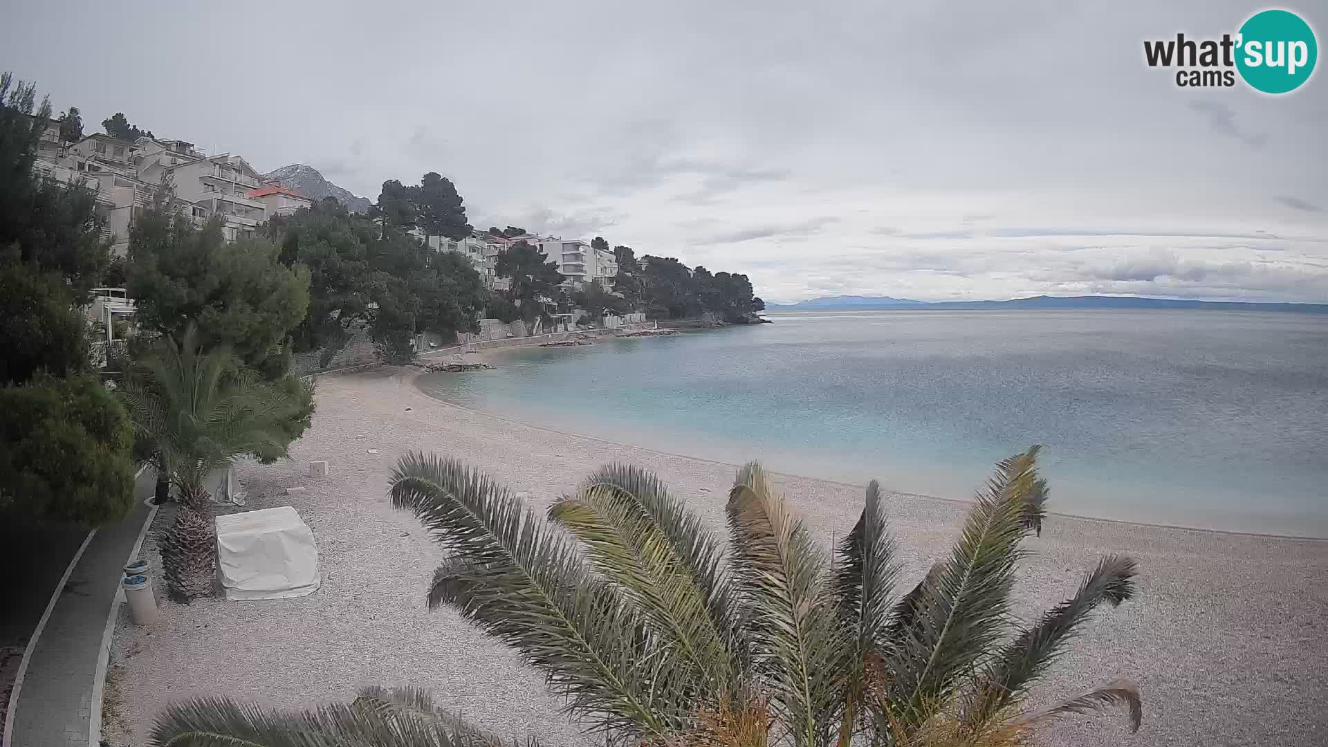 Spletna kamera Plaža Lučica Brela – Pogled v živo na Jadransko obalo