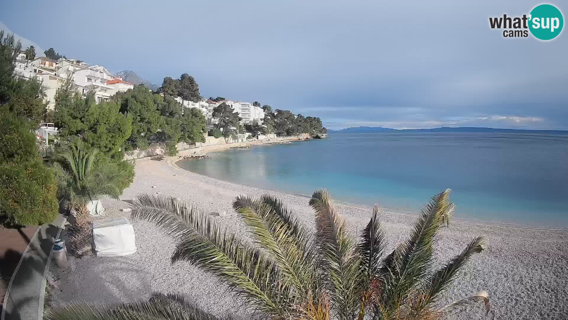 Spletna kamera Plaža Lučica Brela – Pogled v živo na Jadransko obalo