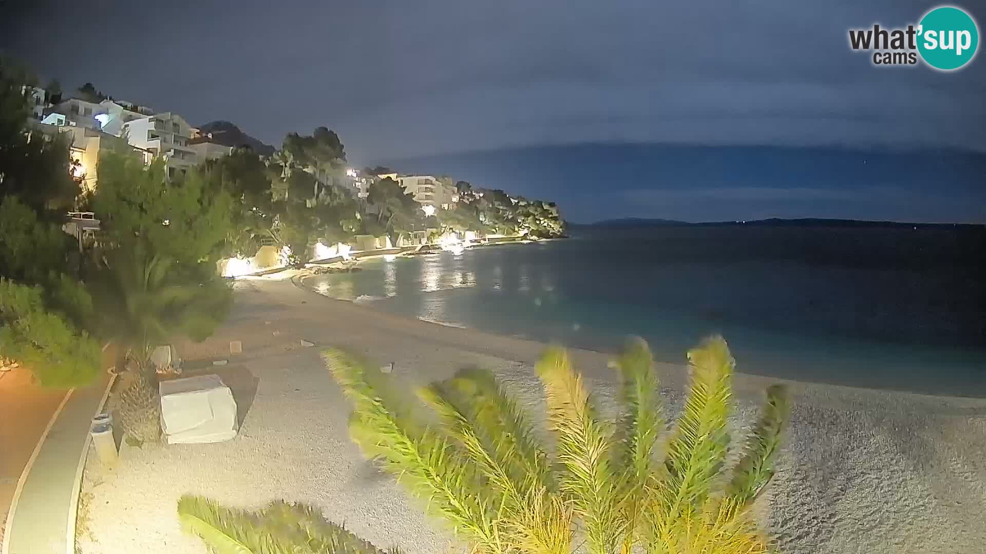 Web kamera Plaža Lučica Brela – Pogled uživo na jadransku obalu