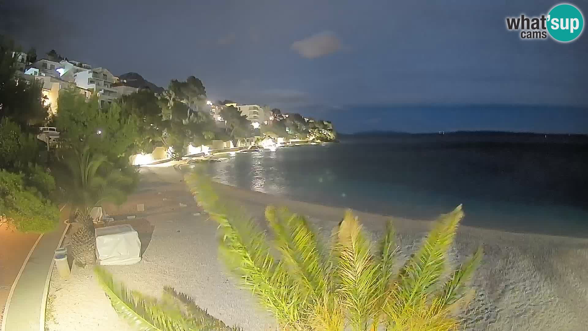 Web kamera Plaža Lučica Brela – Pogled uživo na jadransku obalu