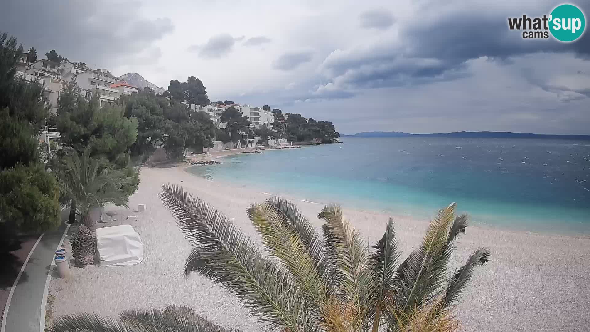 Spletna kamera Plaža Lučica Brela – Pogled v živo na Jadransko obalo