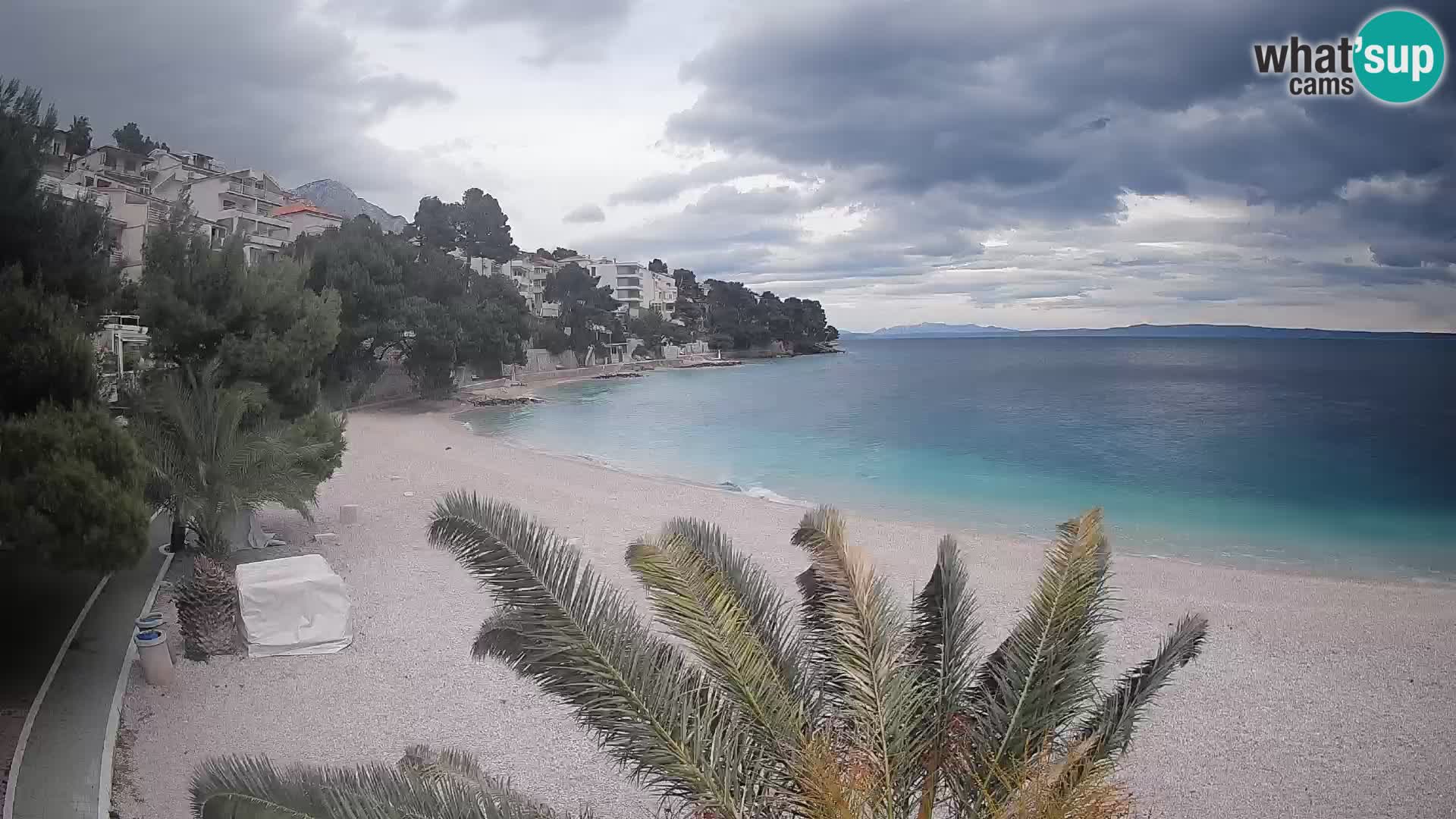 Spletna kamera Plaža Lučica Brela – Pogled v živo na Jadransko obalo