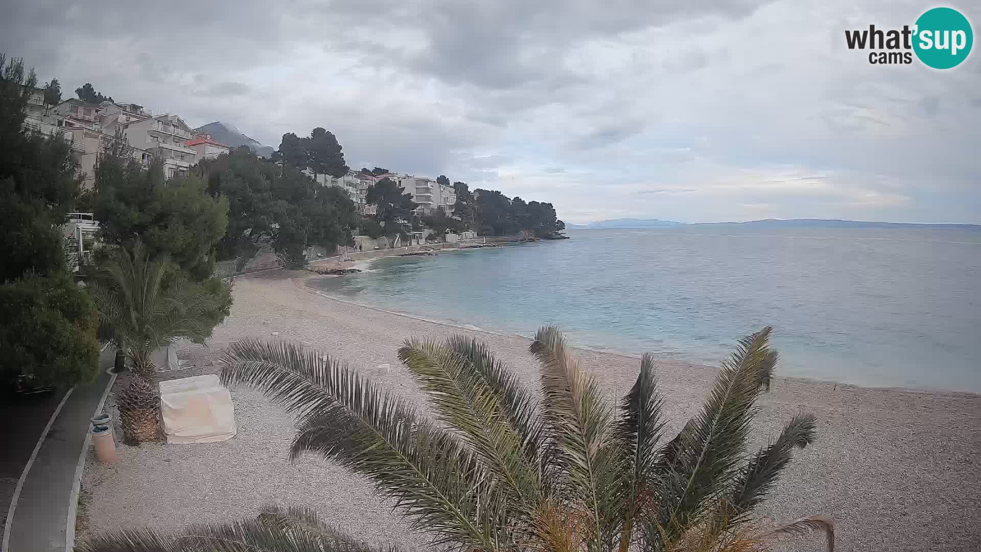 Spletna kamera Plaža Lučica Brela – Pogled v živo na Jadransko obalo