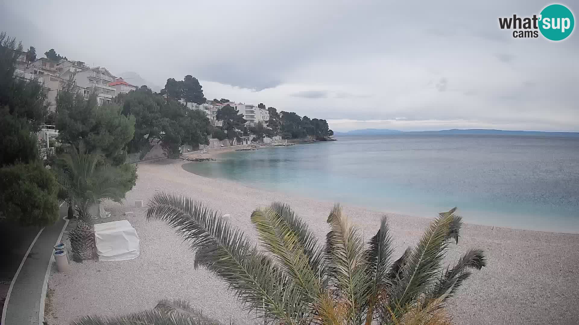 Web kamera Plaža Lučica Brela – Pogled uživo na jadransku obalu