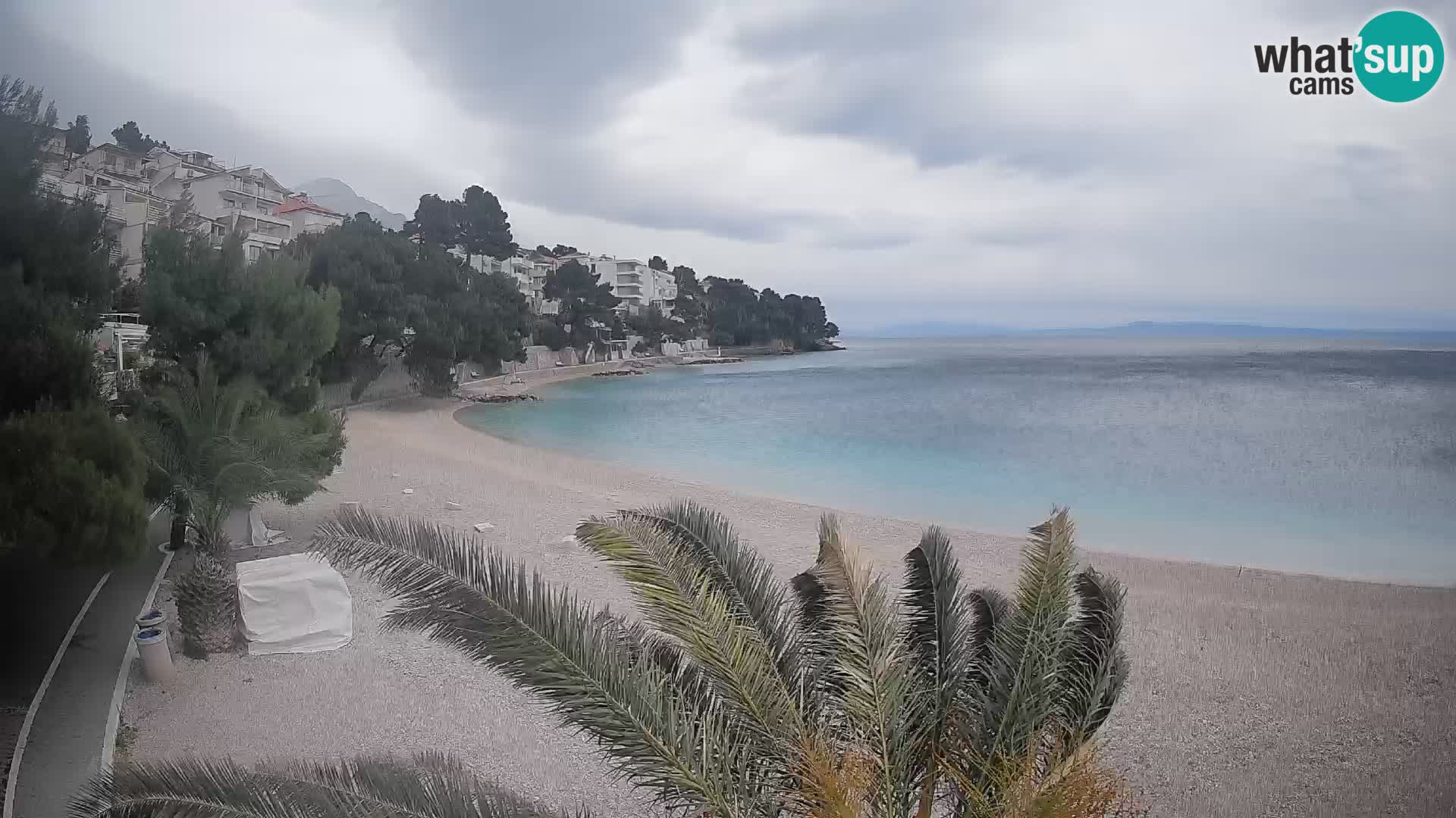 Web kamera Plaža Lučica Brela – Pogled uživo na jadransku obalu