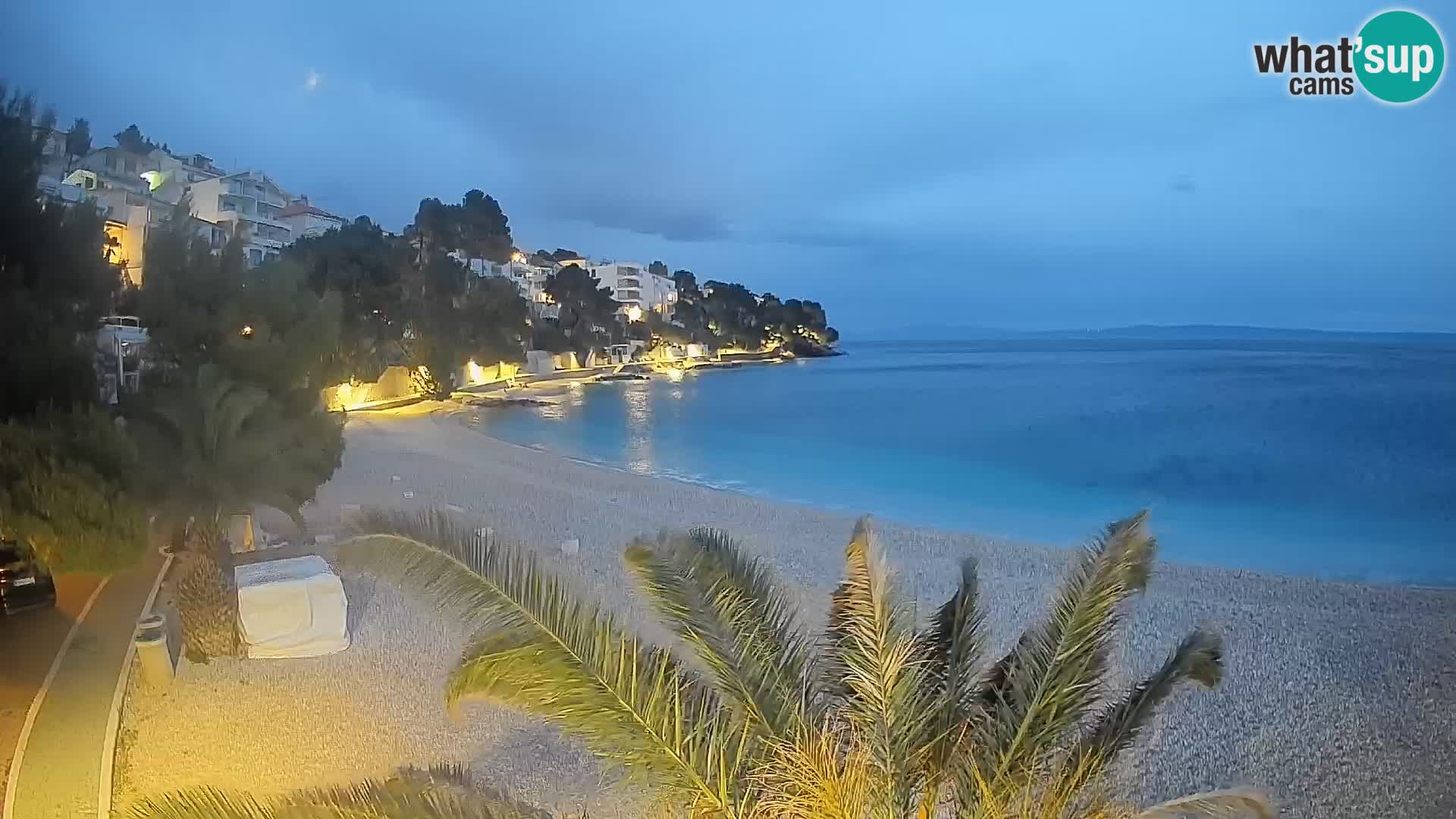 Spletna kamera Plaža Lučica Brela – Pogled v živo na Jadransko obalo