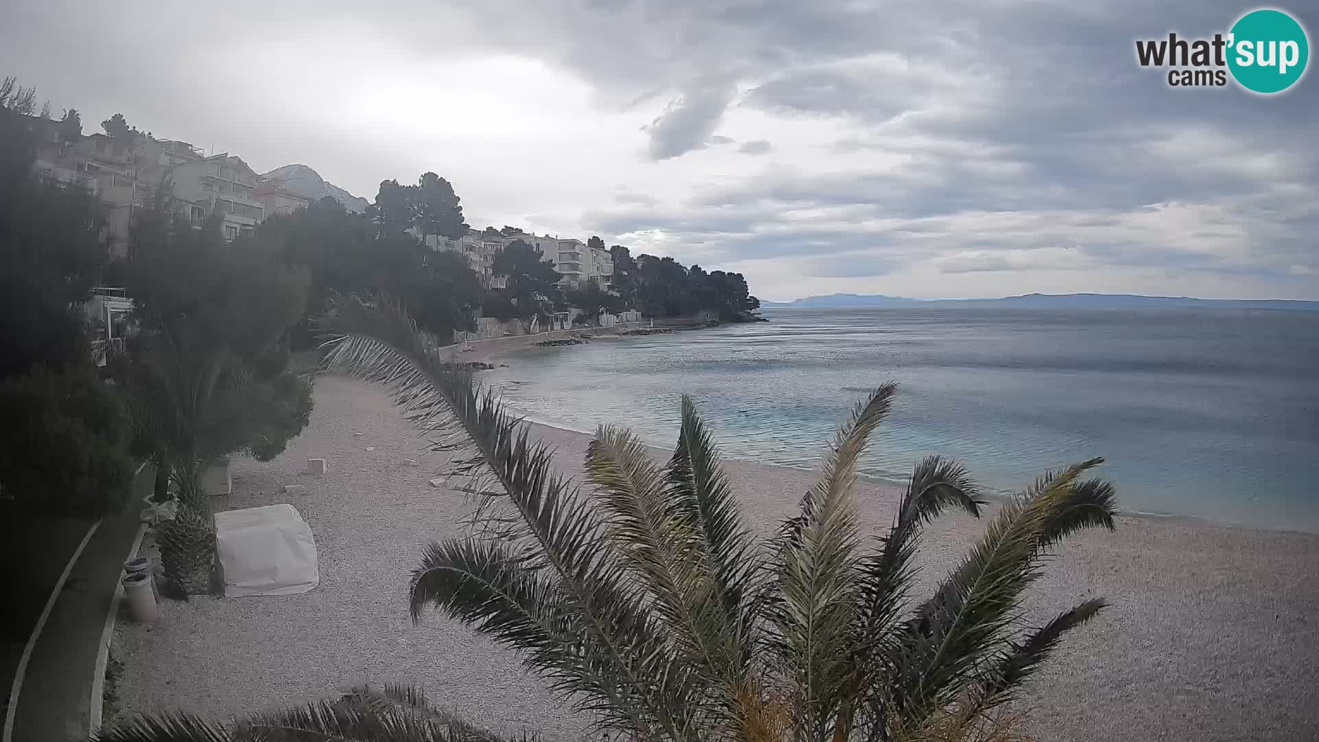 Web kamera Plaža Lučica Brela – Pogled uživo na jadransku obalu