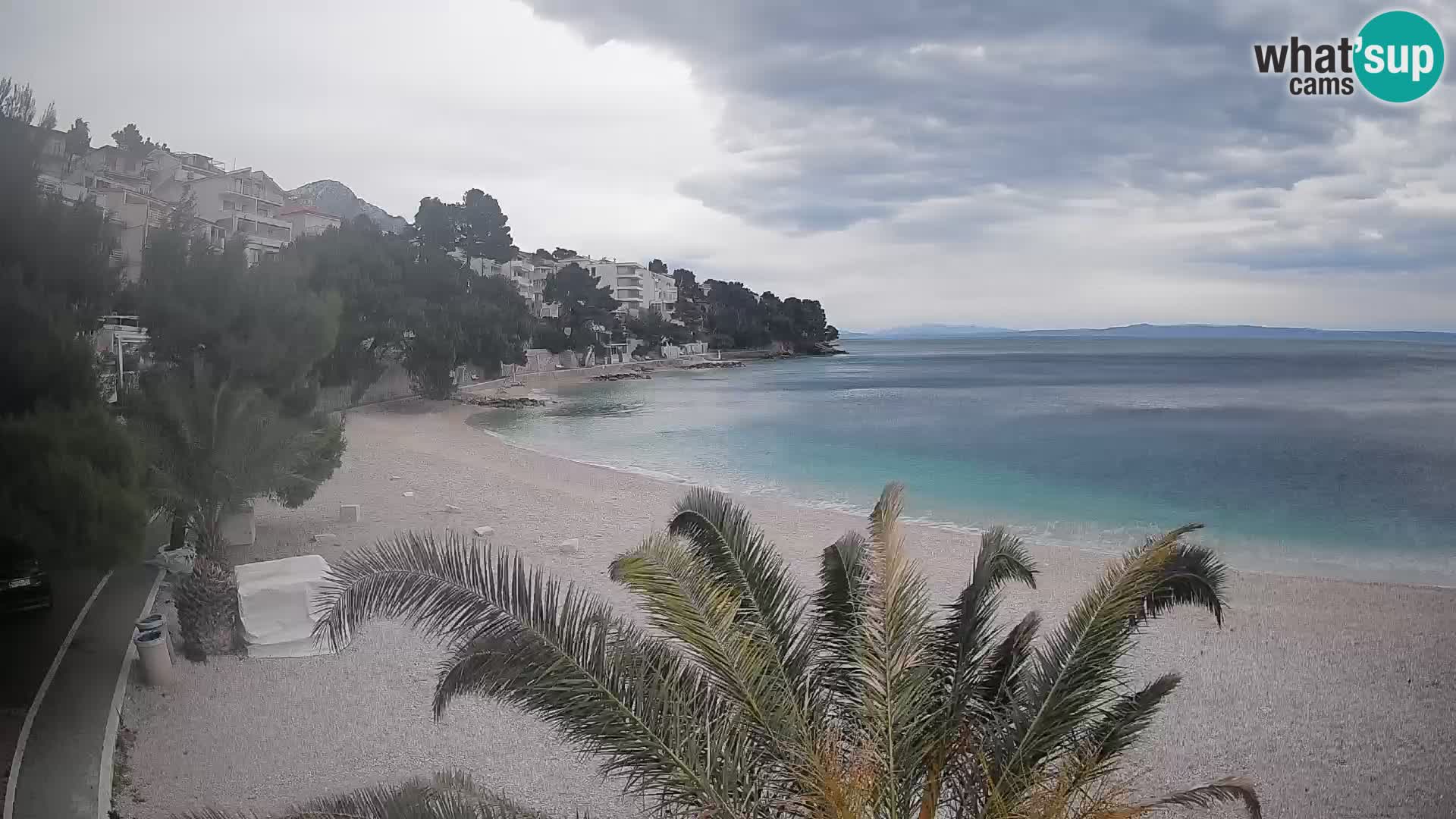 Spletna kamera Plaža Lučica Brela – Pogled v živo na Jadransko obalo