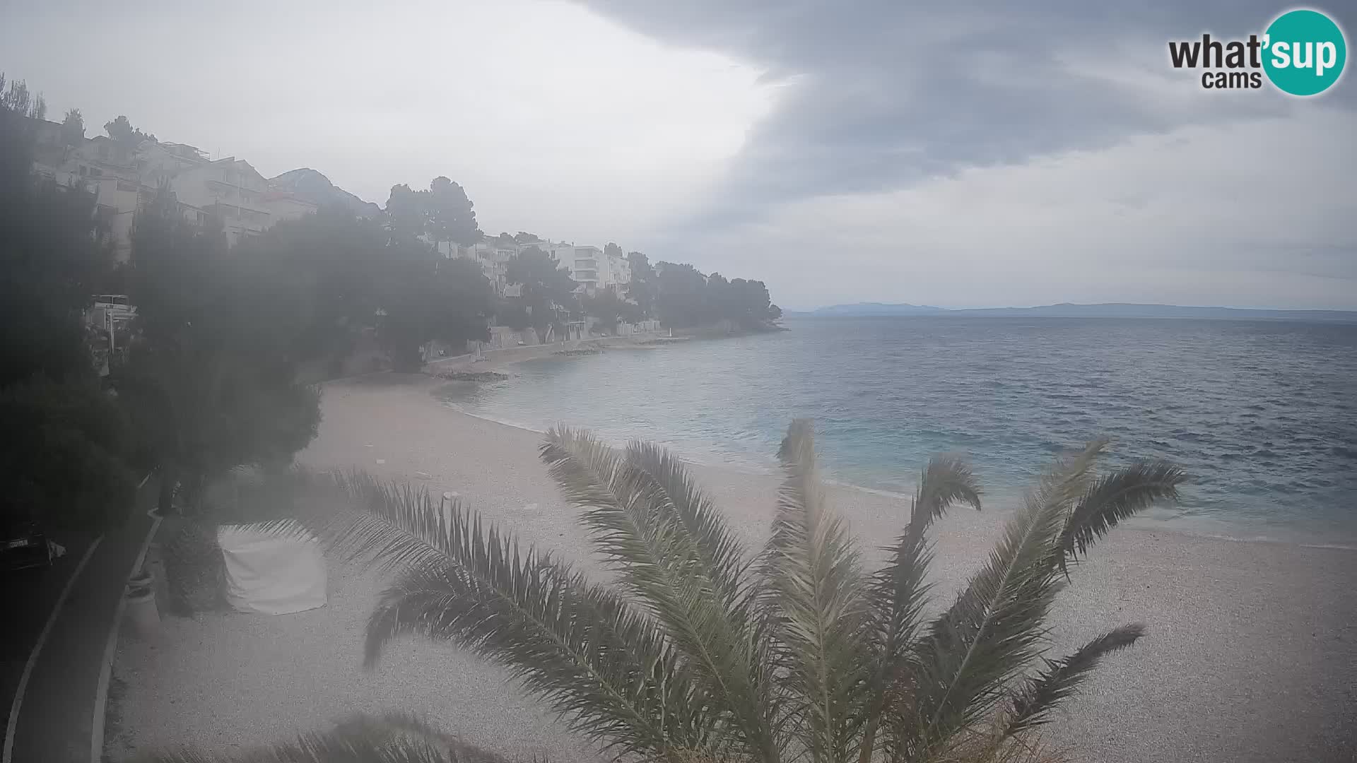 Spletna kamera Plaža Lučica Brela – Pogled v živo na Jadransko obalo