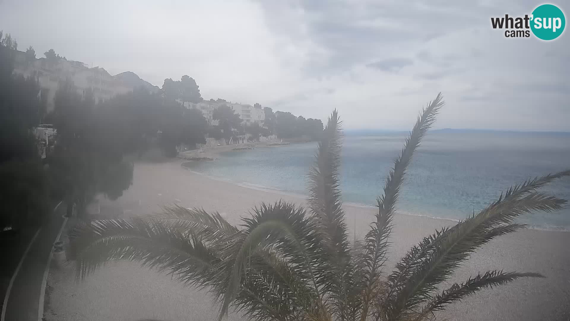 Web kamera Plaža Lučica Brela – Pogled uživo na jadransku obalu