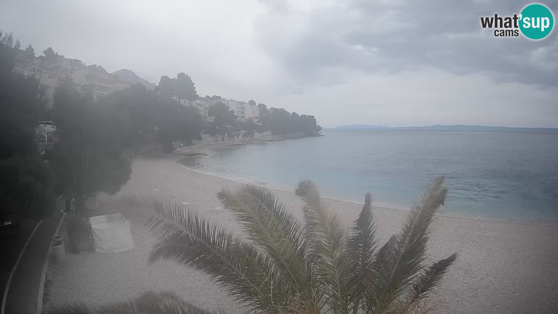 Spletna kamera Plaža Lučica Brela – Pogled v živo na Jadransko obalo