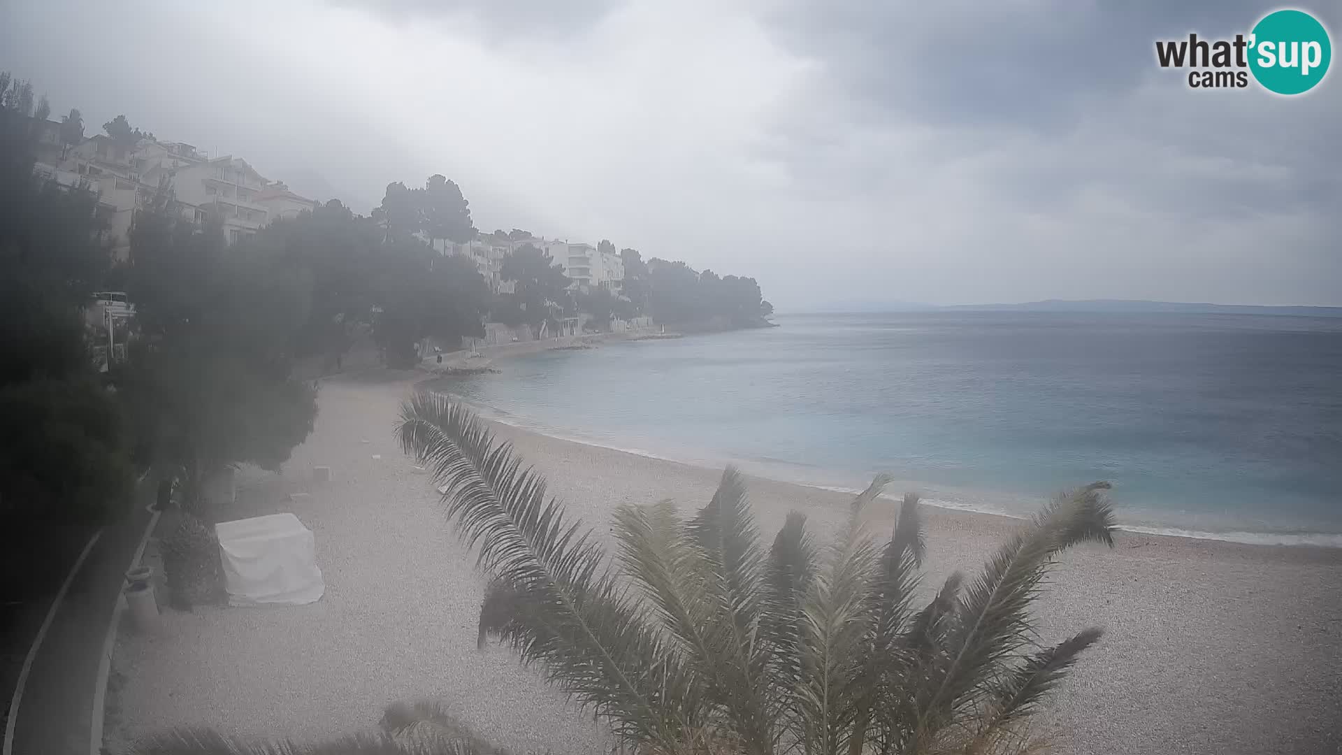 Spletna kamera Plaža Lučica Brela – Pogled v živo na Jadransko obalo