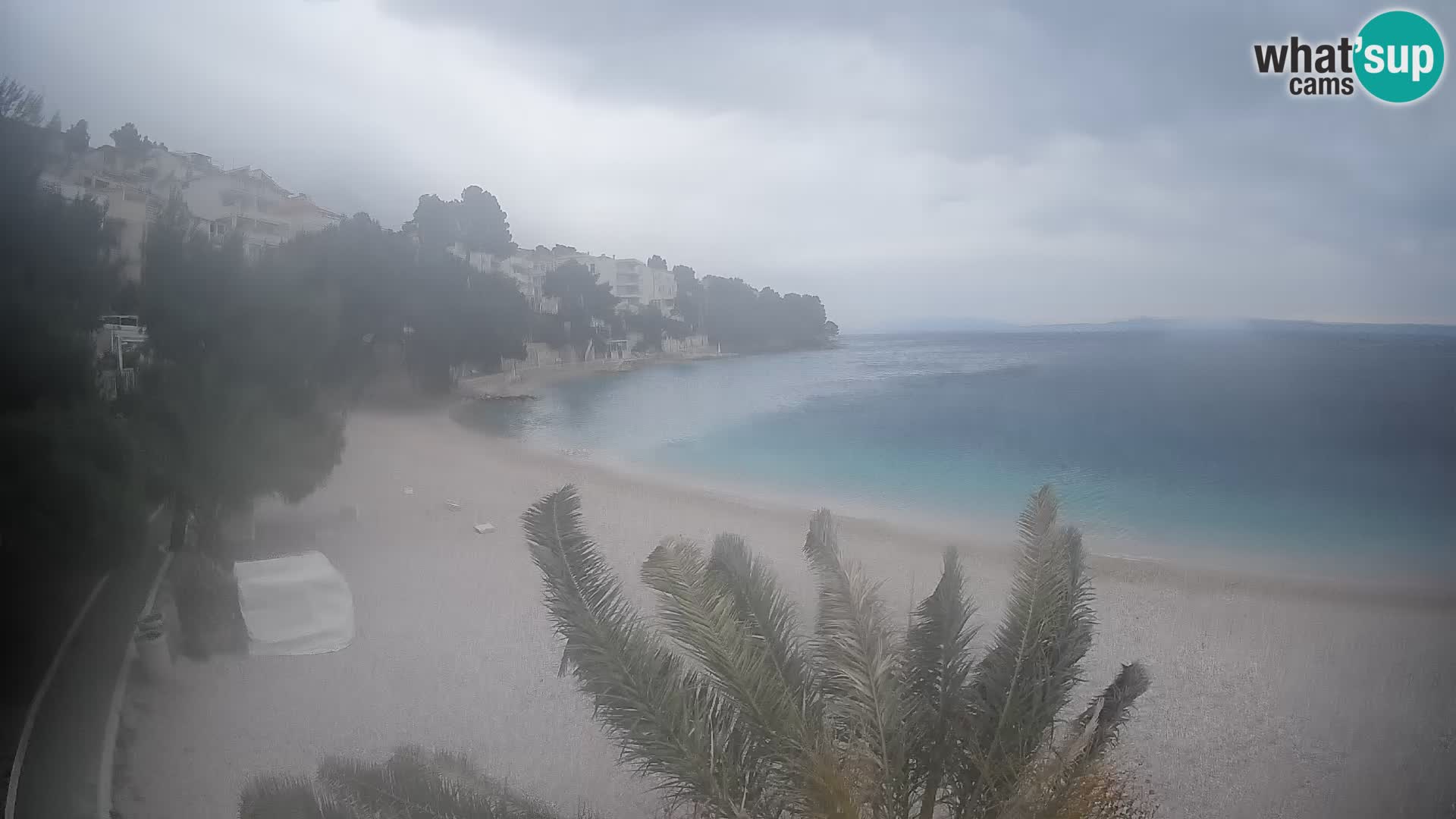 Web kamera Plaža Lučica Brela – Pogled uživo na jadransku obalu