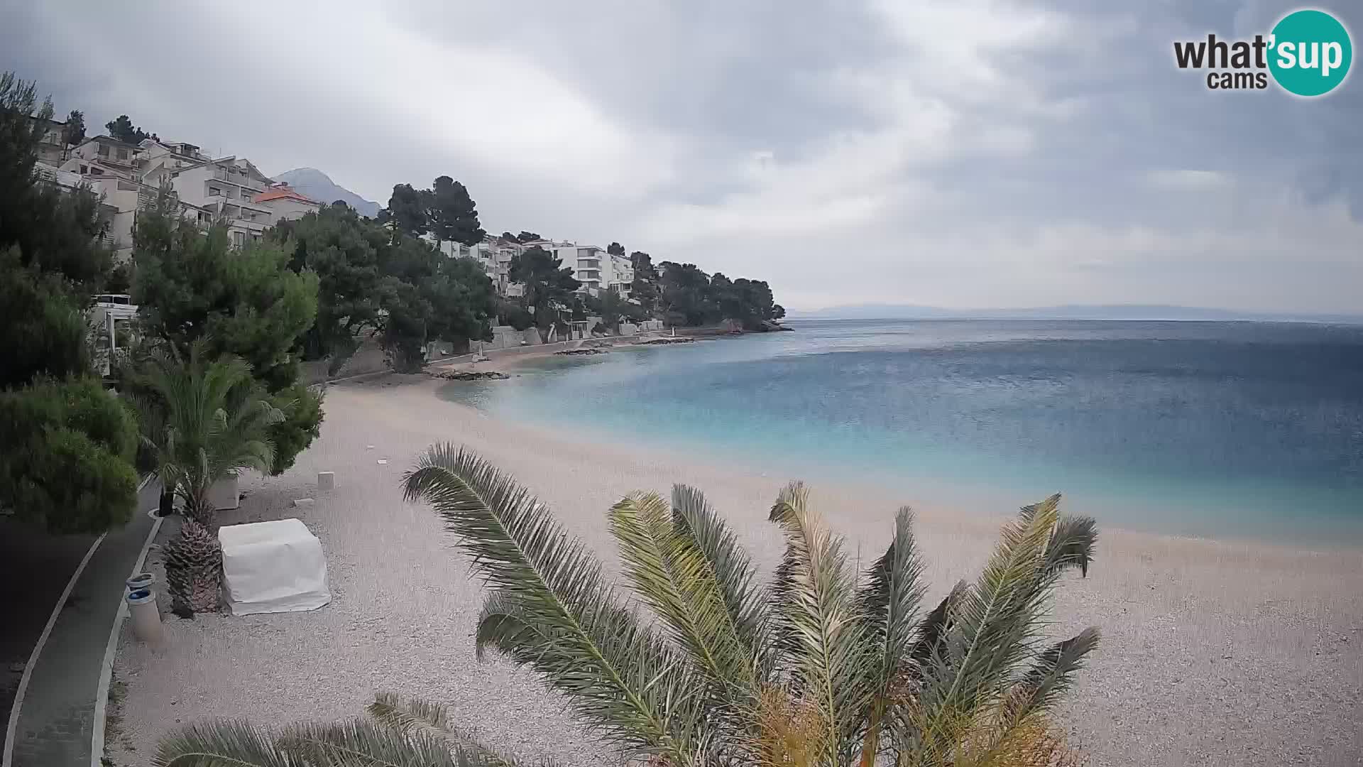 Spletna kamera Plaža Lučica Brela – Pogled v živo na Jadransko obalo