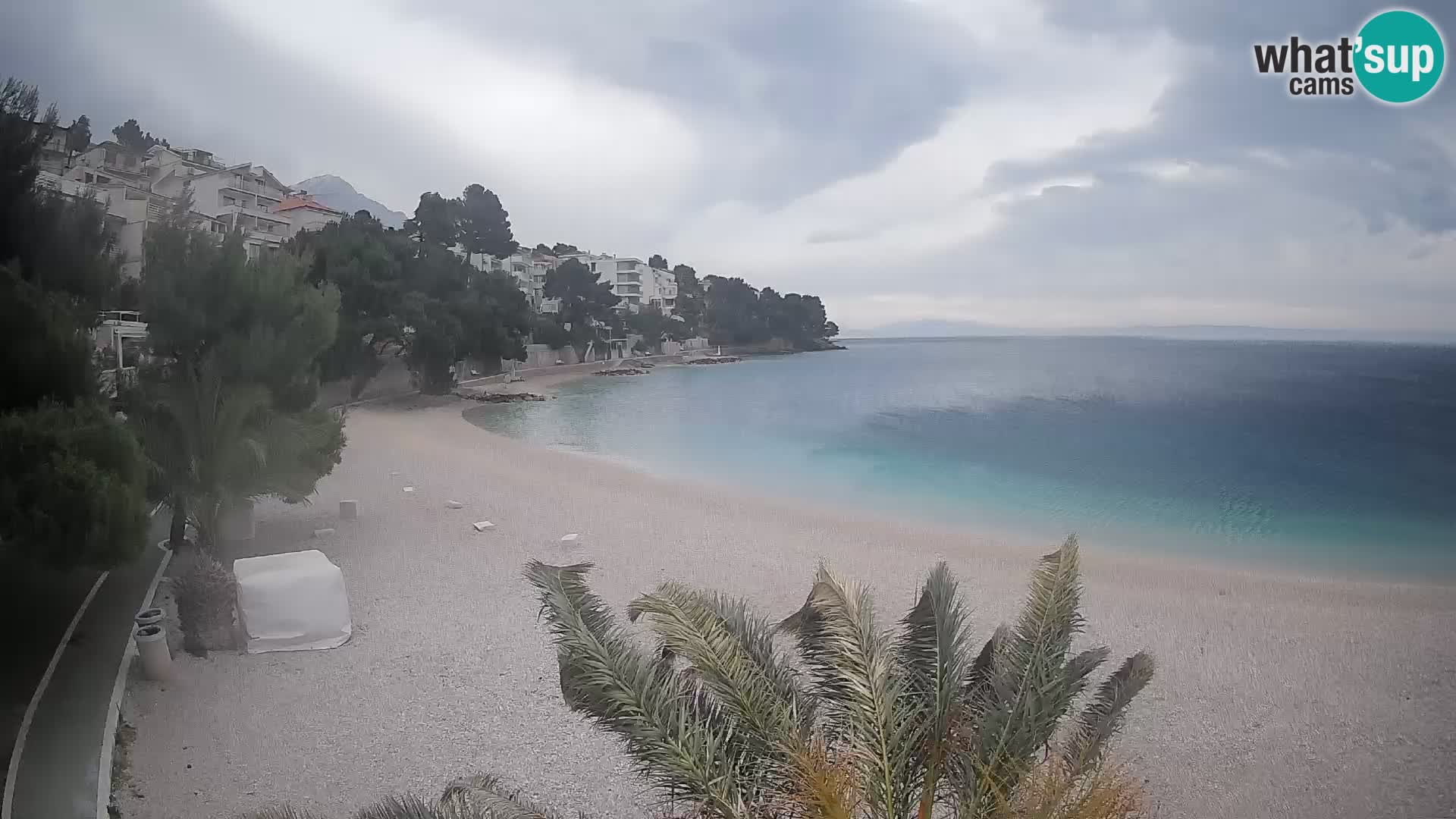 Web kamera Plaža Lučica Brela – Pogled uživo na jadransku obalu