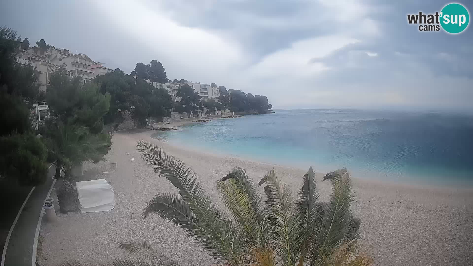 Spletna kamera Plaža Lučica Brela – Pogled v živo na Jadransko obalo