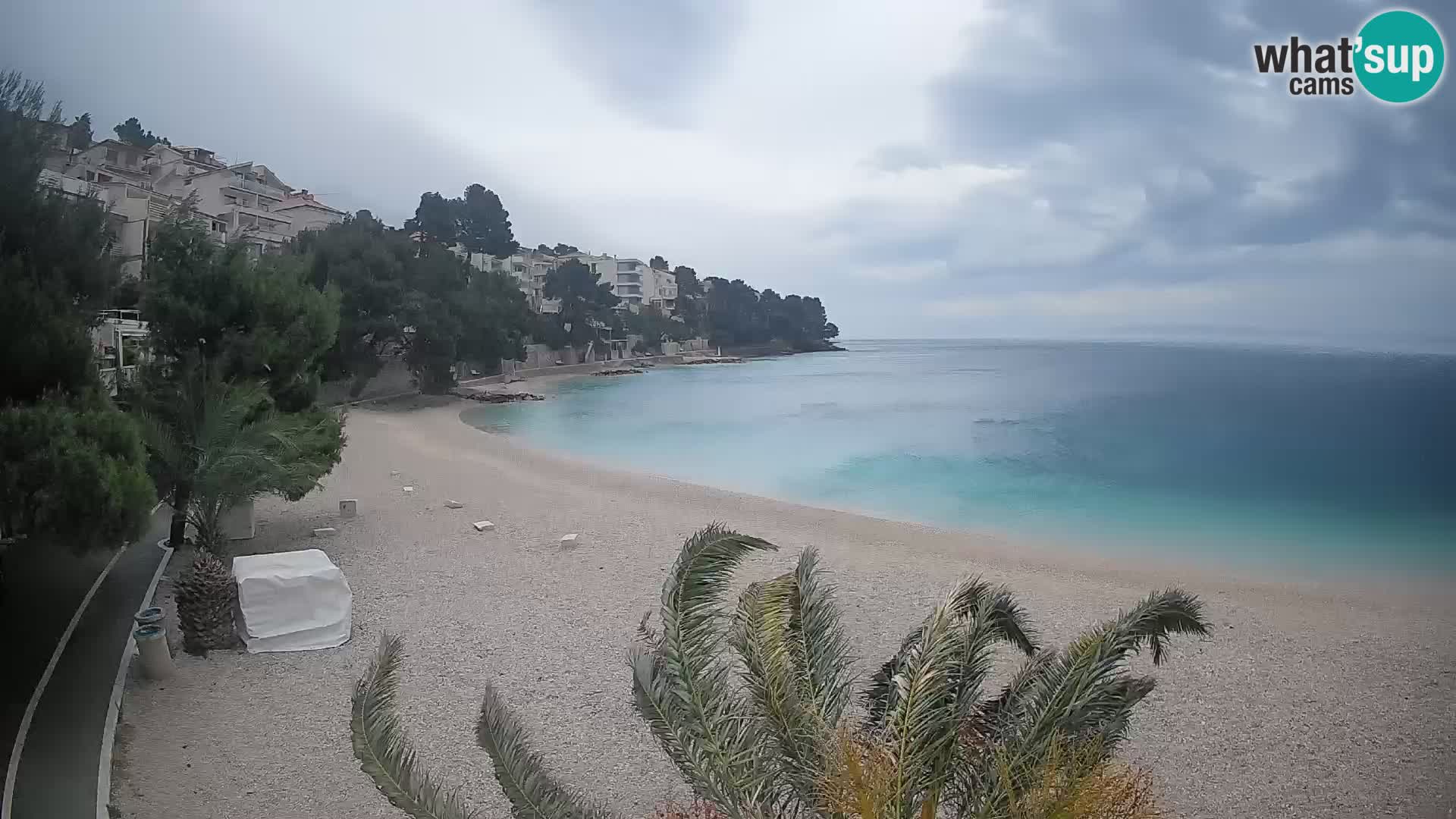 Spletna kamera Plaža Lučica Brela – Pogled v živo na Jadransko obalo