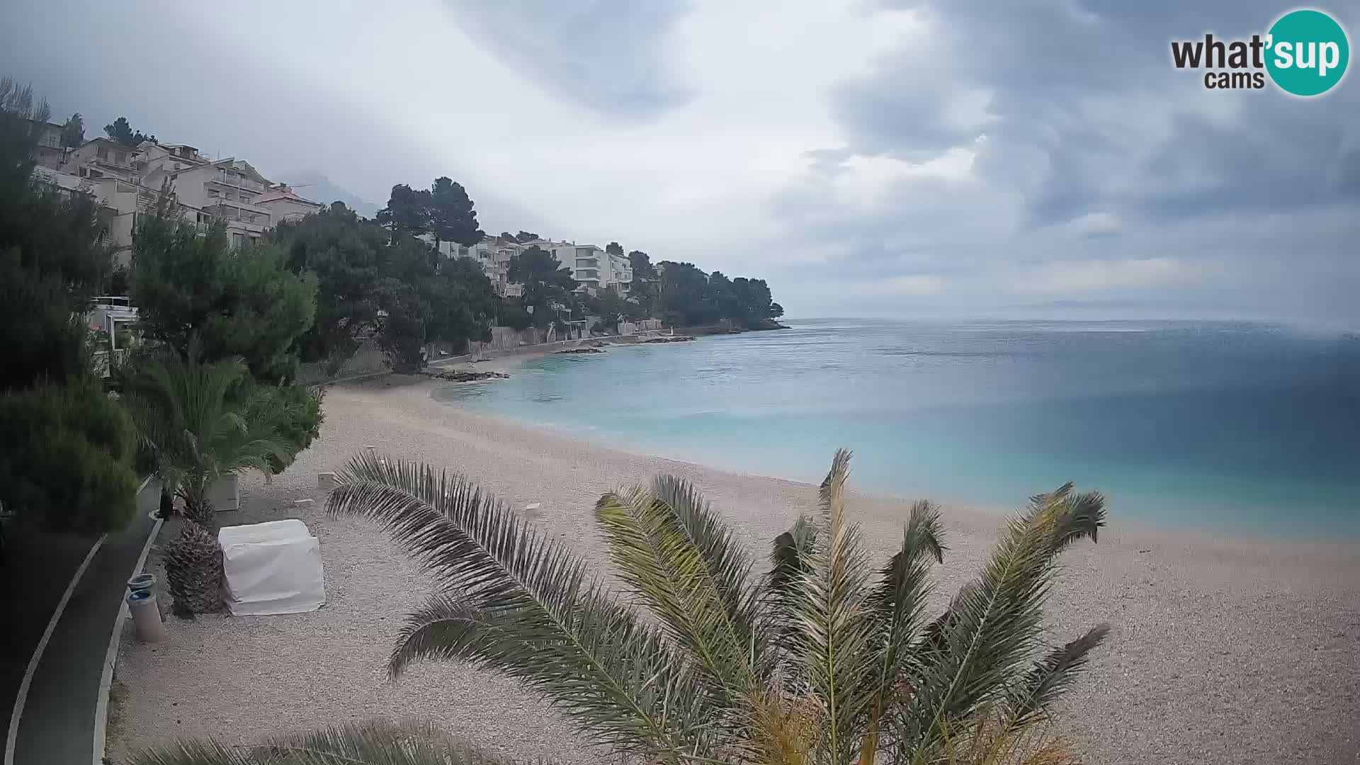 Web kamera Plaža Lučica Brela – Pogled uživo na jadransku obalu