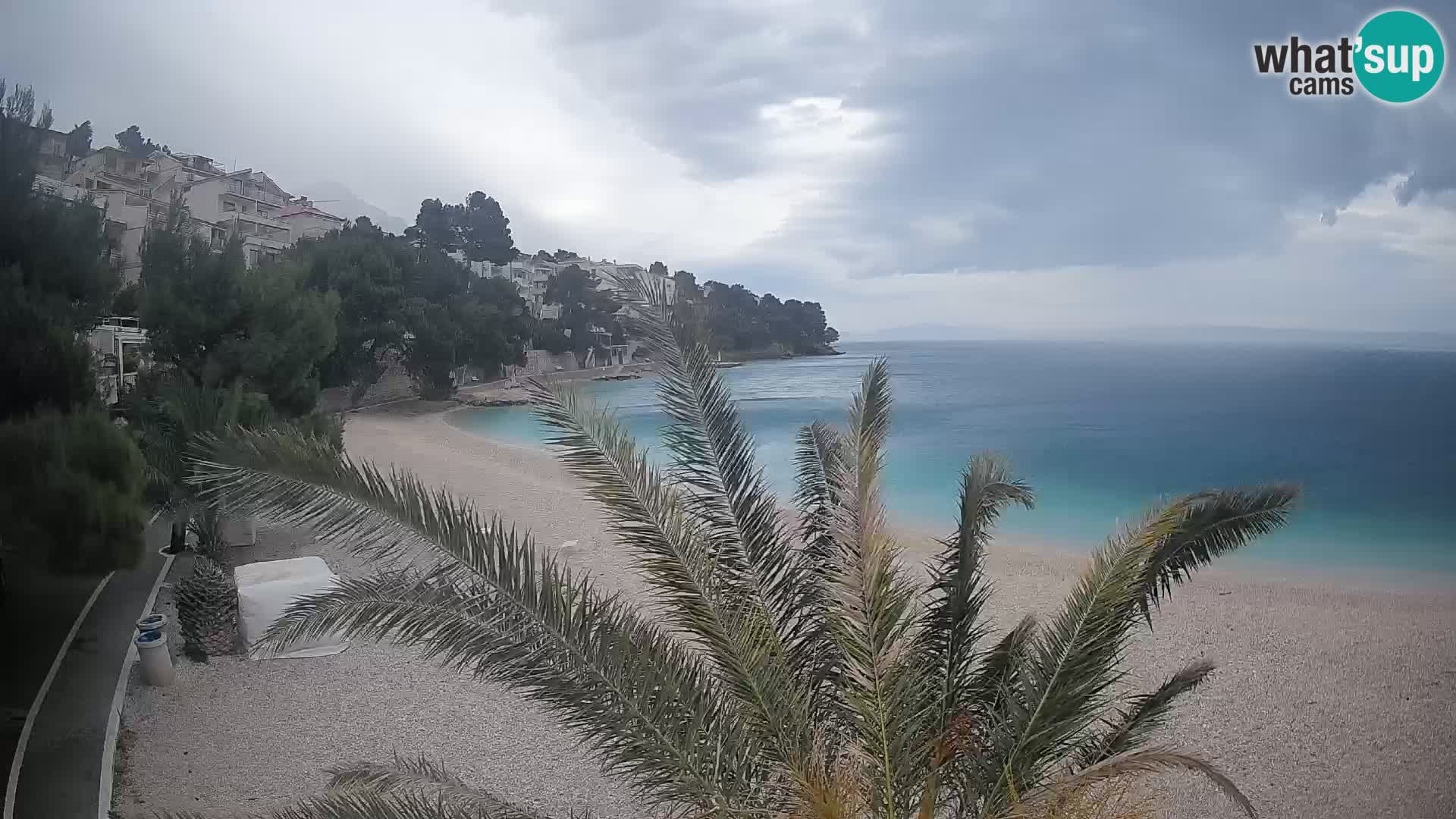 Spletna kamera Plaža Lučica Brela – Pogled v živo na Jadransko obalo